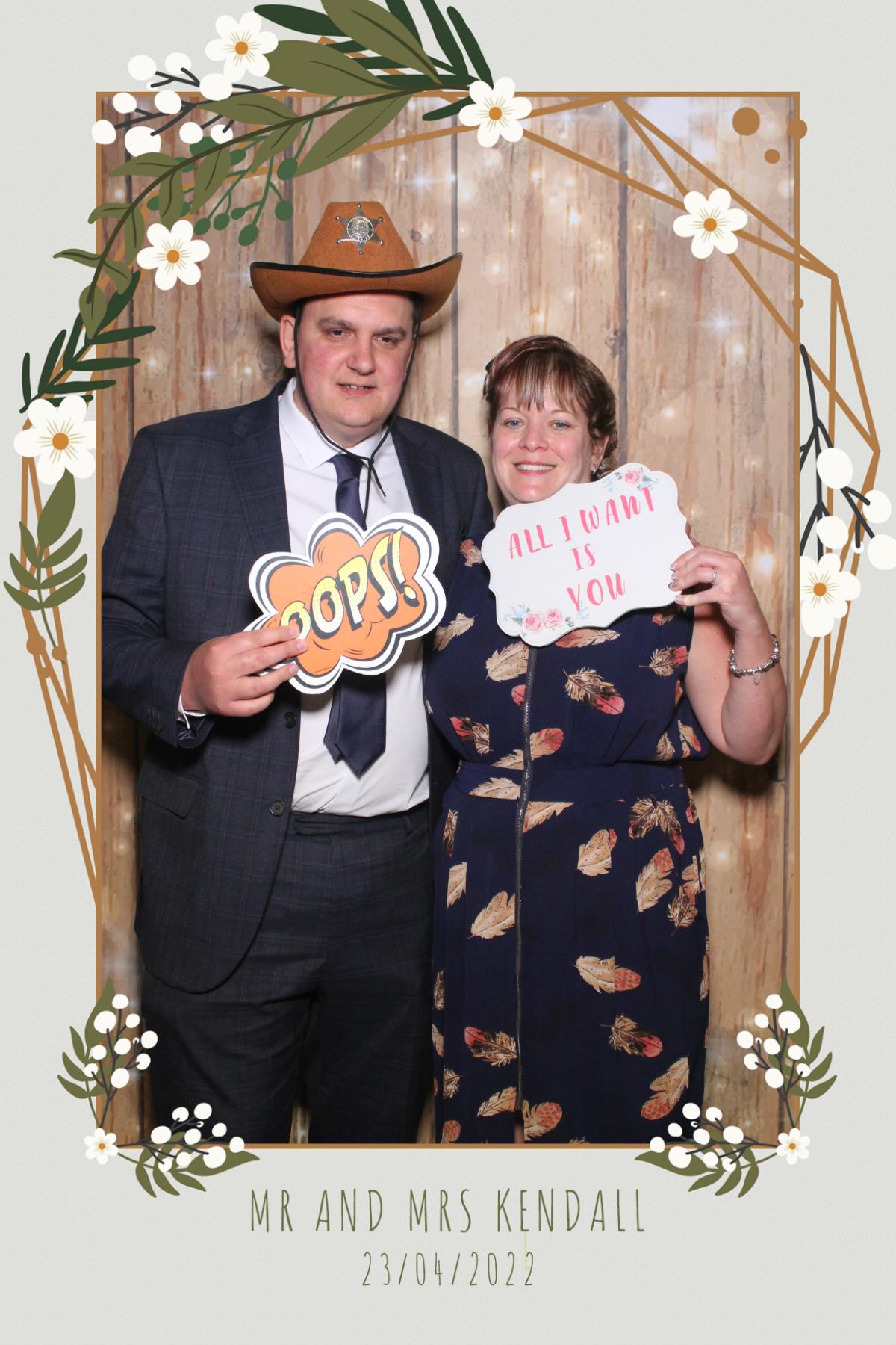 Mr & Mrs Kendall  | View more photos from the event at gallery.magicimages.uk/u/MagicImages/Mr-Mrs-Kendall