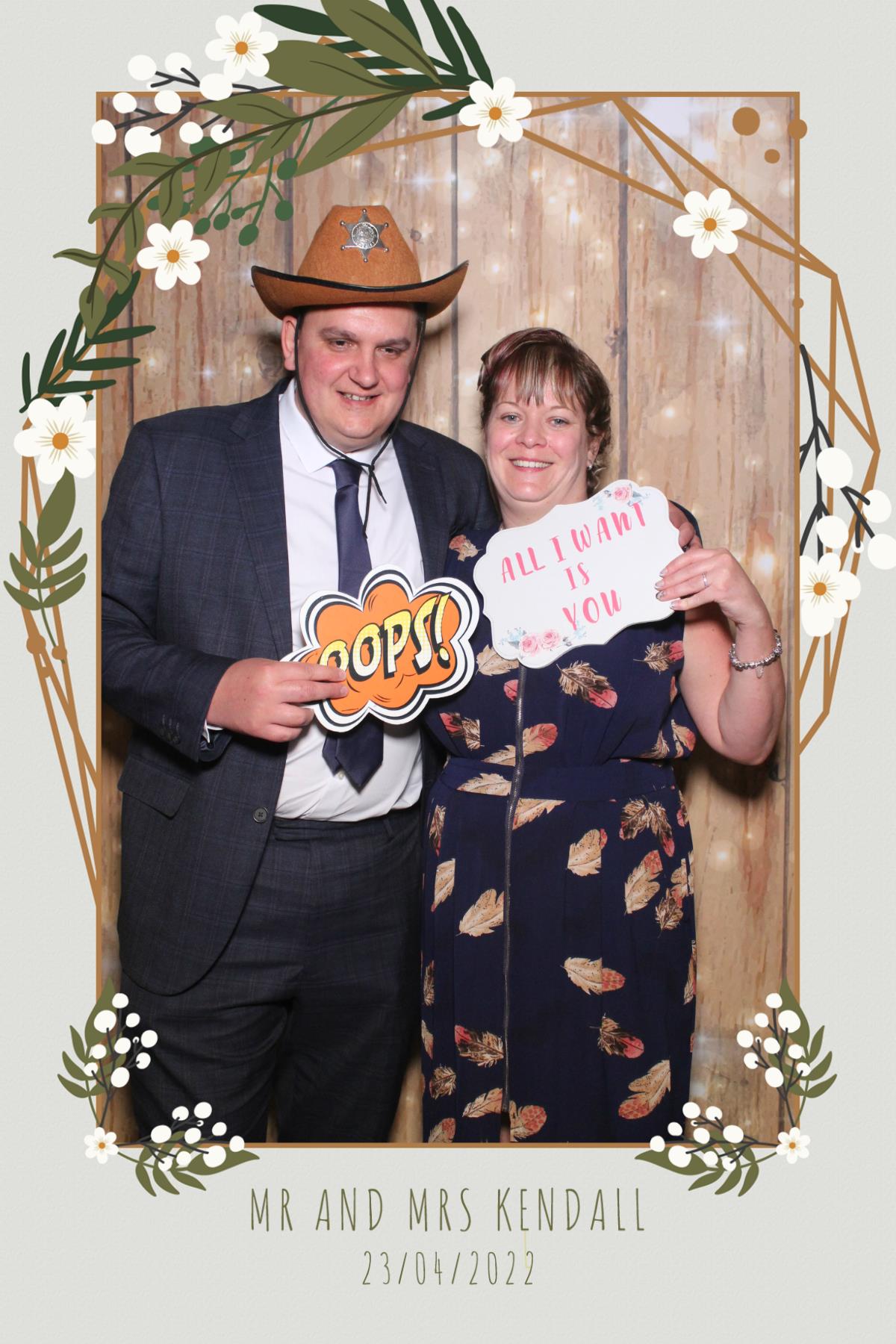 Mr & Mrs Kendall  | View more photos from the event at gallery.magicimages.uk/u/MagicImages/Mr-Mrs-Kendall