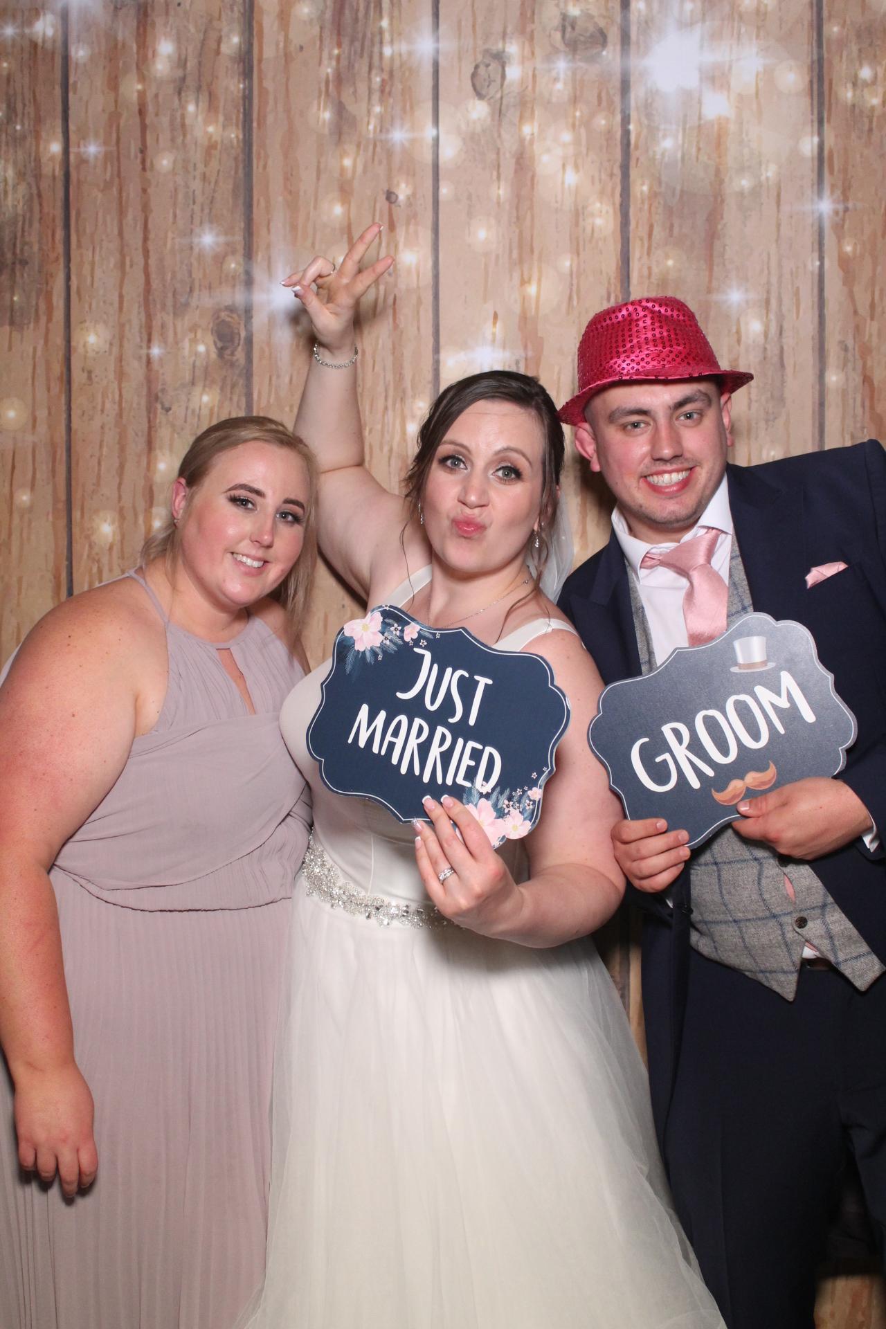 Mr & Mrs Kendall  | View more photos from the event at gallery.magicimages.uk/u/MagicImages/Mr-Mrs-Kendall