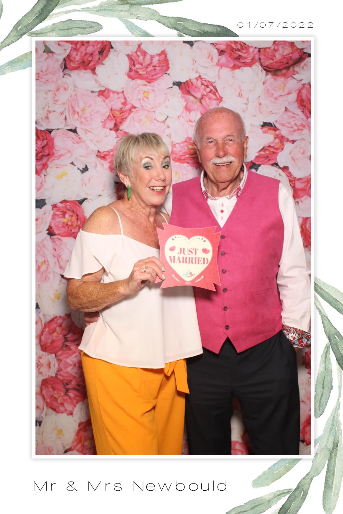 Mr & Mrs Newbould  | View more photos from the event at gallery.magicimages.uk/u/MagicImages/Mr-Mrs-Newbould