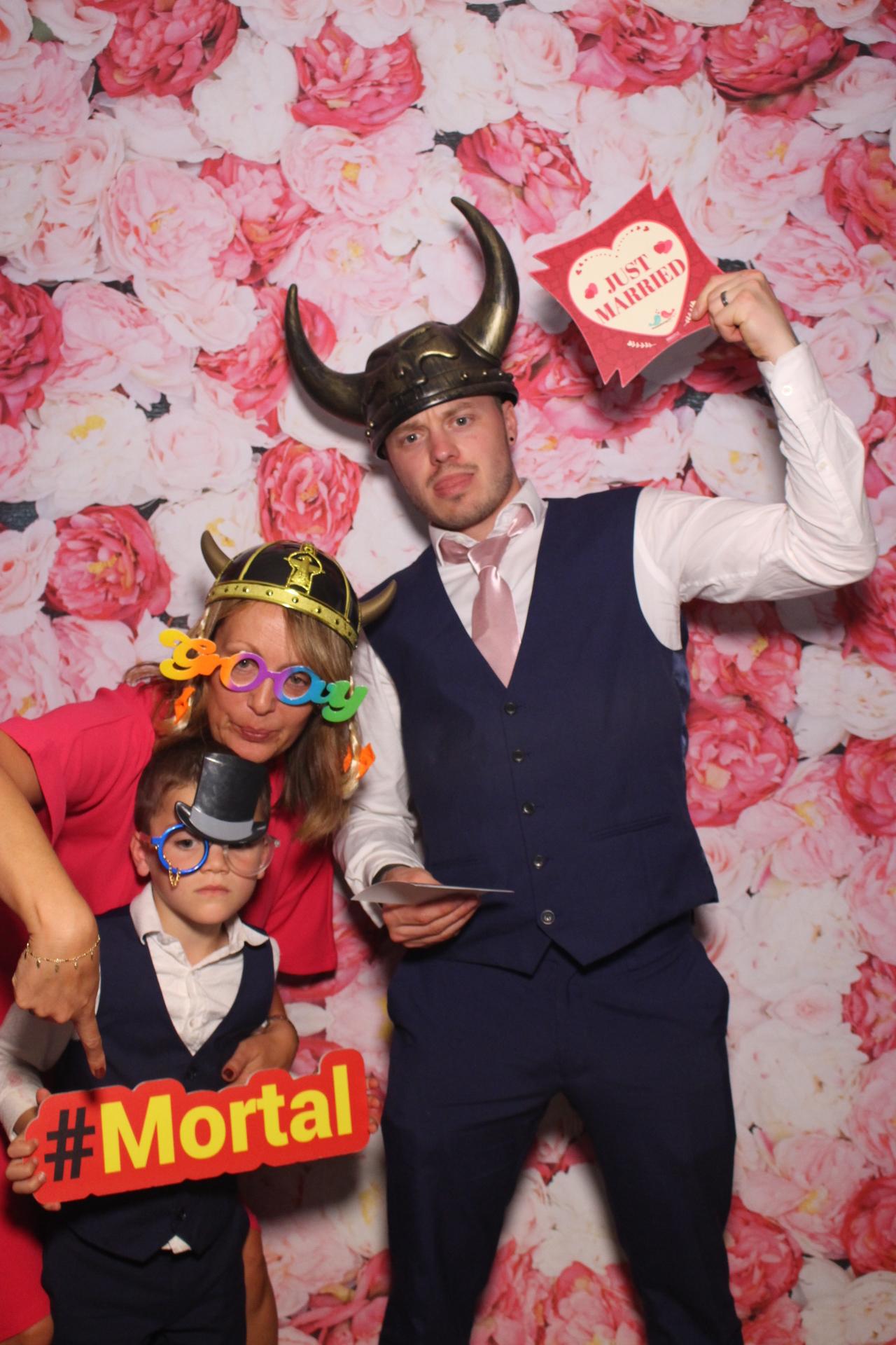 Mr & Mrs Newbould  | View more photos from the event at gallery.magicimages.uk/u/MagicImages/Mr-Mrs-Newbould