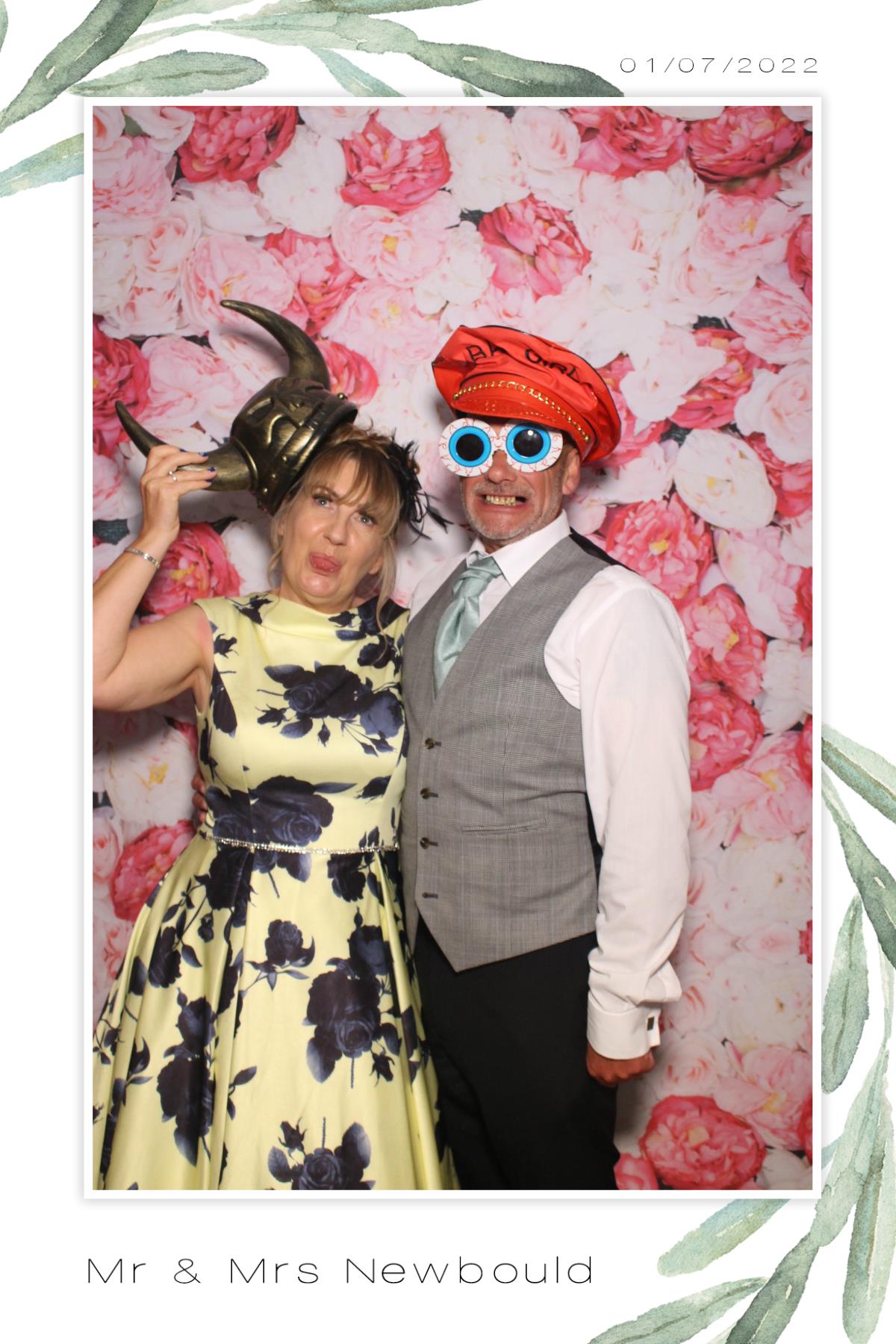 Mr & Mrs Newbould  | View more photos from the event at gallery.magicimages.uk/u/MagicImages/Mr-Mrs-Newbould