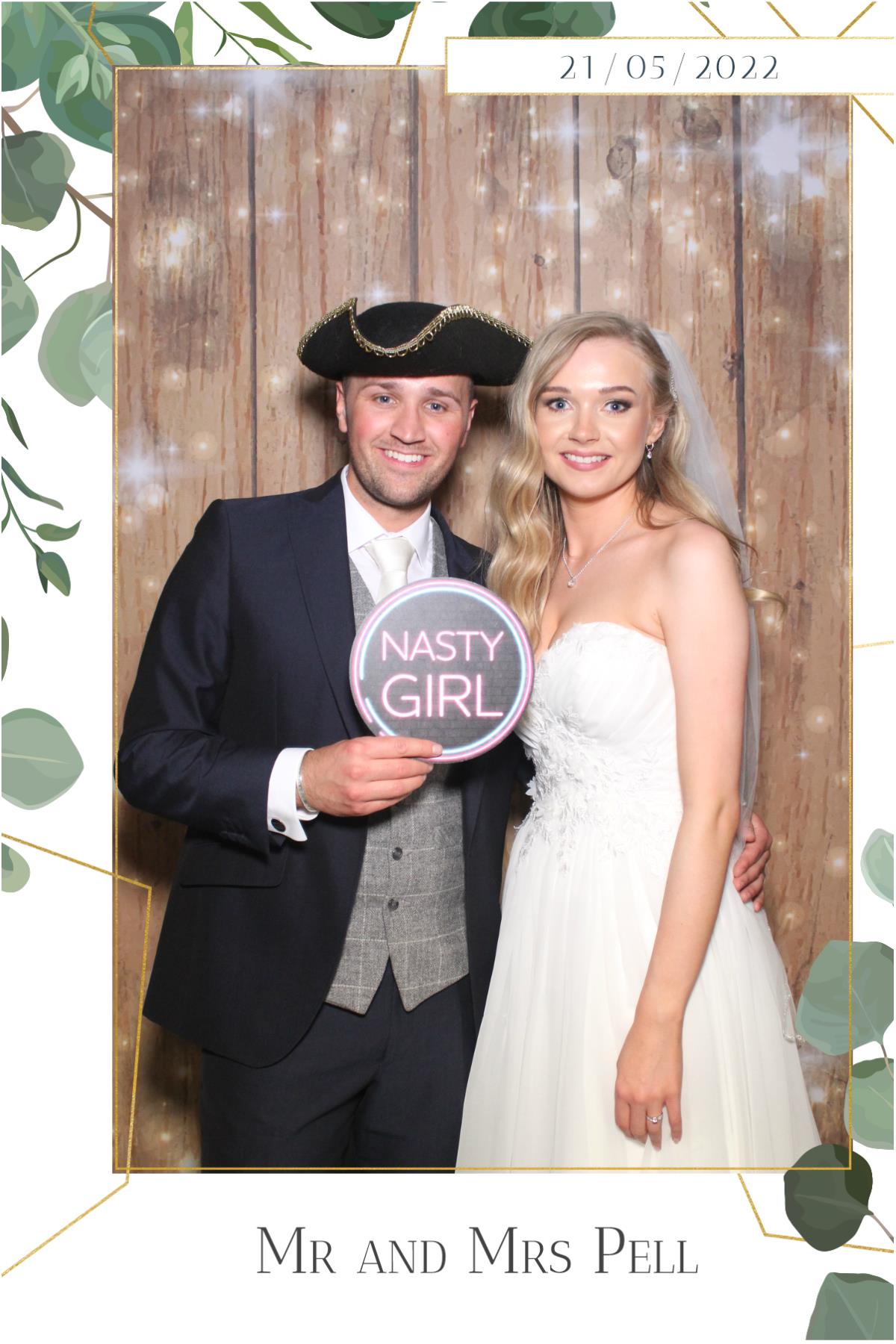 Mr & Mrs Pell  | View more photos from the event at gallery.magicimages.uk/u/MagicImages/Mr-Mrs-Pell
