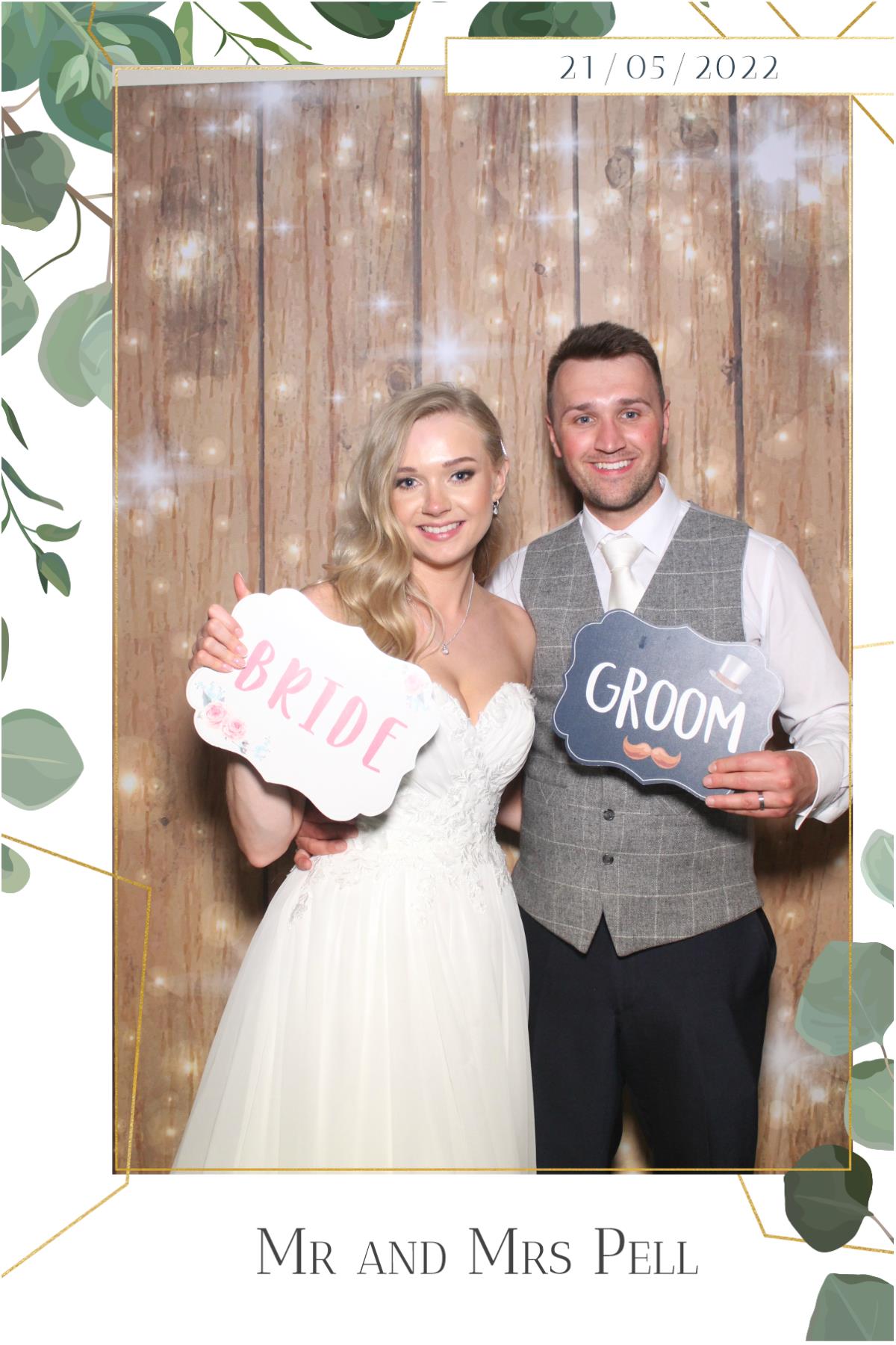 Mr & Mrs Pell  | View more photos from the event at gallery.magicimages.uk/u/MagicImages/Mr-Mrs-Pell