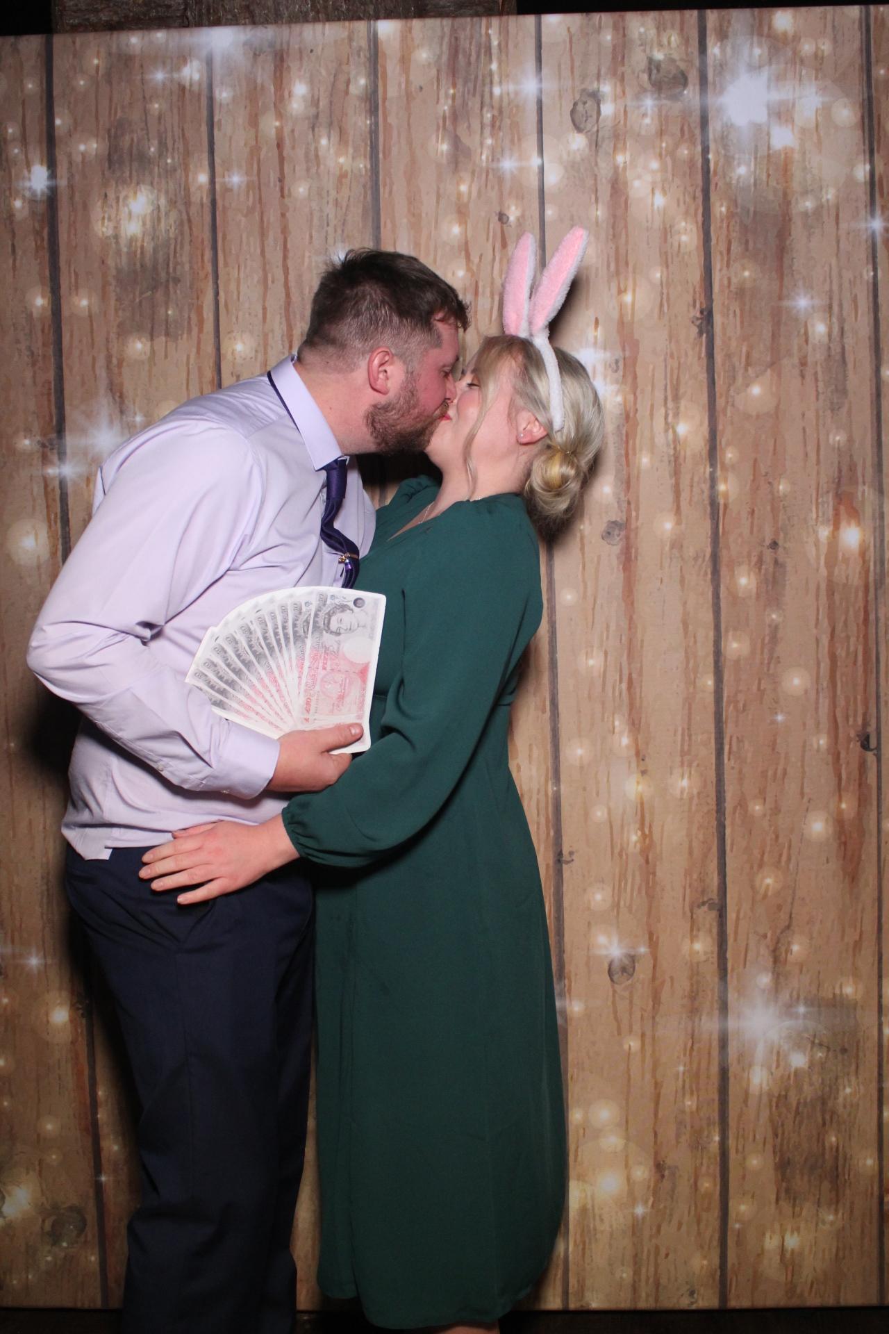 Mr & Mrs Stephenson | View more photos from the event at gallery.magicimages.uk/u/MagicImages/Mr-Mrs-Stephenson