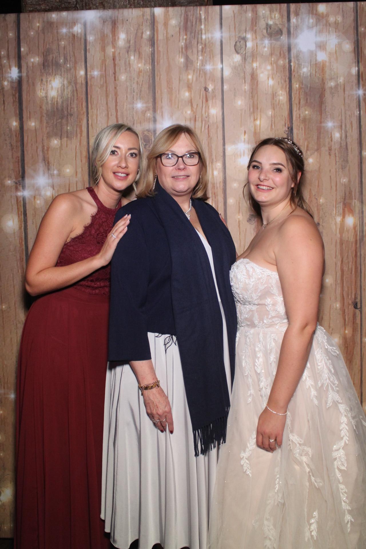 Mr & Mrs Stephenson | View more photos from the event at gallery.magicimages.uk/u/MagicImages/Mr-Mrs-Stephenson