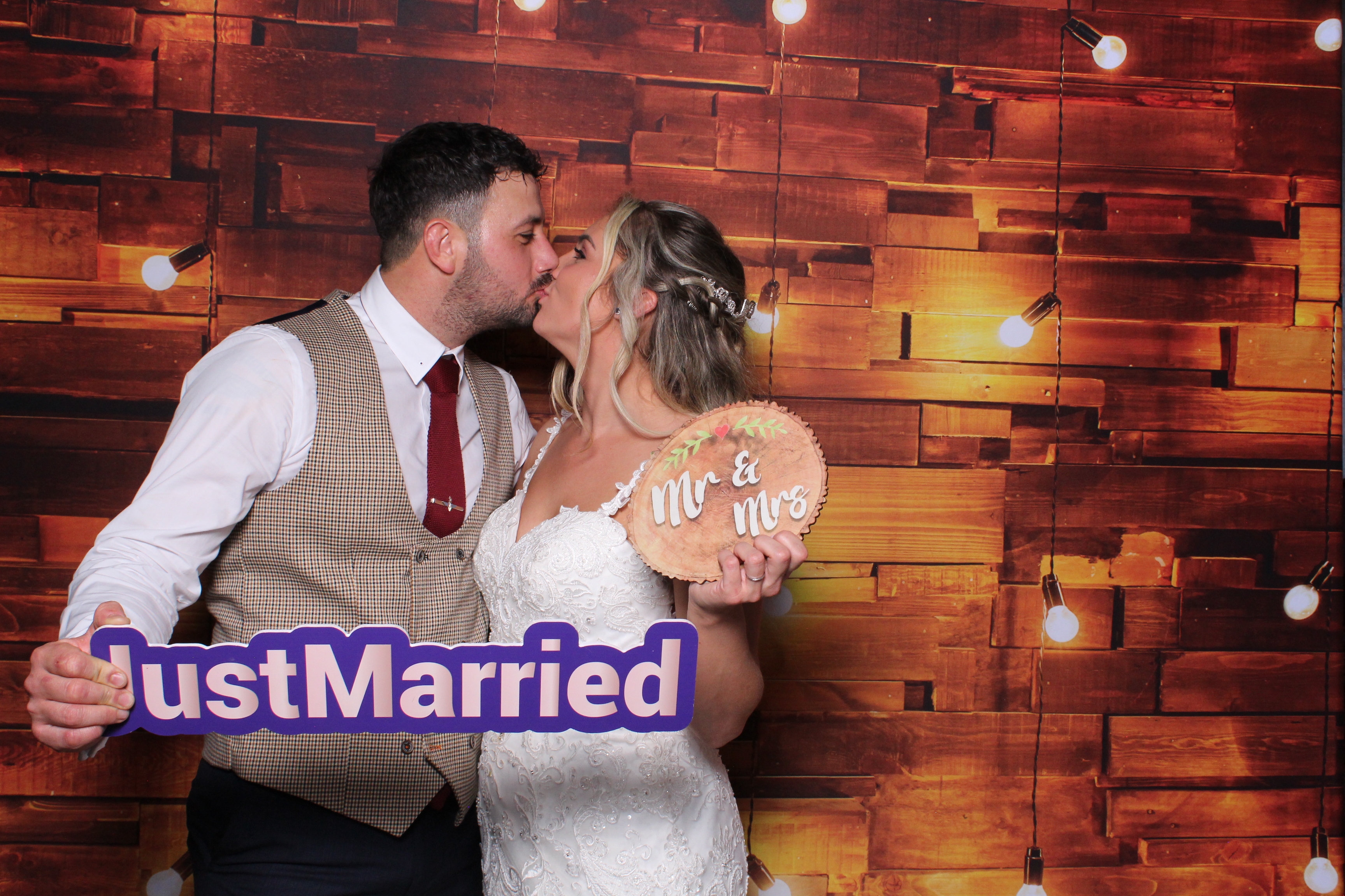 Mr & Mrs Wheeldon  | View more photos from the event at gallery.magicimages.uk/u/MagicImages/Mr-Mrs-Wheeldon