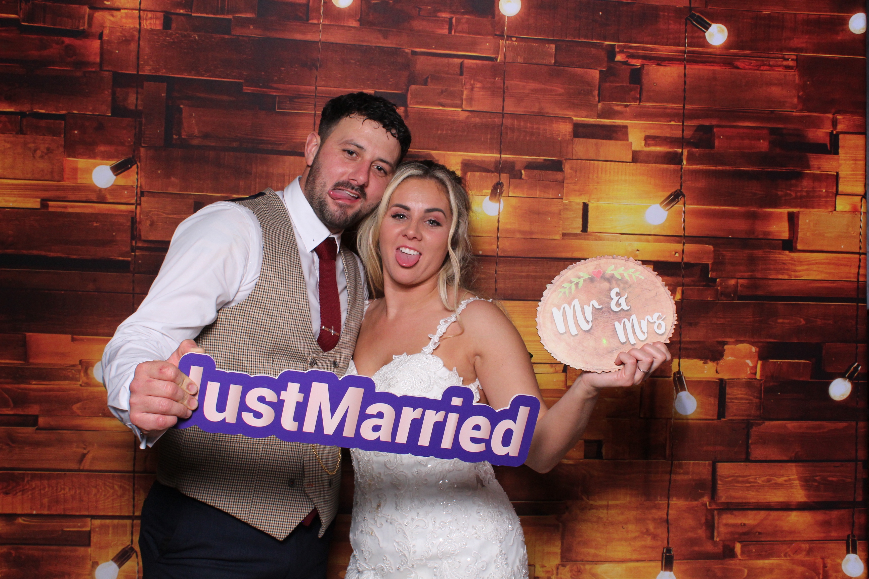 Mr & Mrs Wheeldon  | View more photos from the event at gallery.magicimages.uk/u/MagicImages/Mr-Mrs-Wheeldon