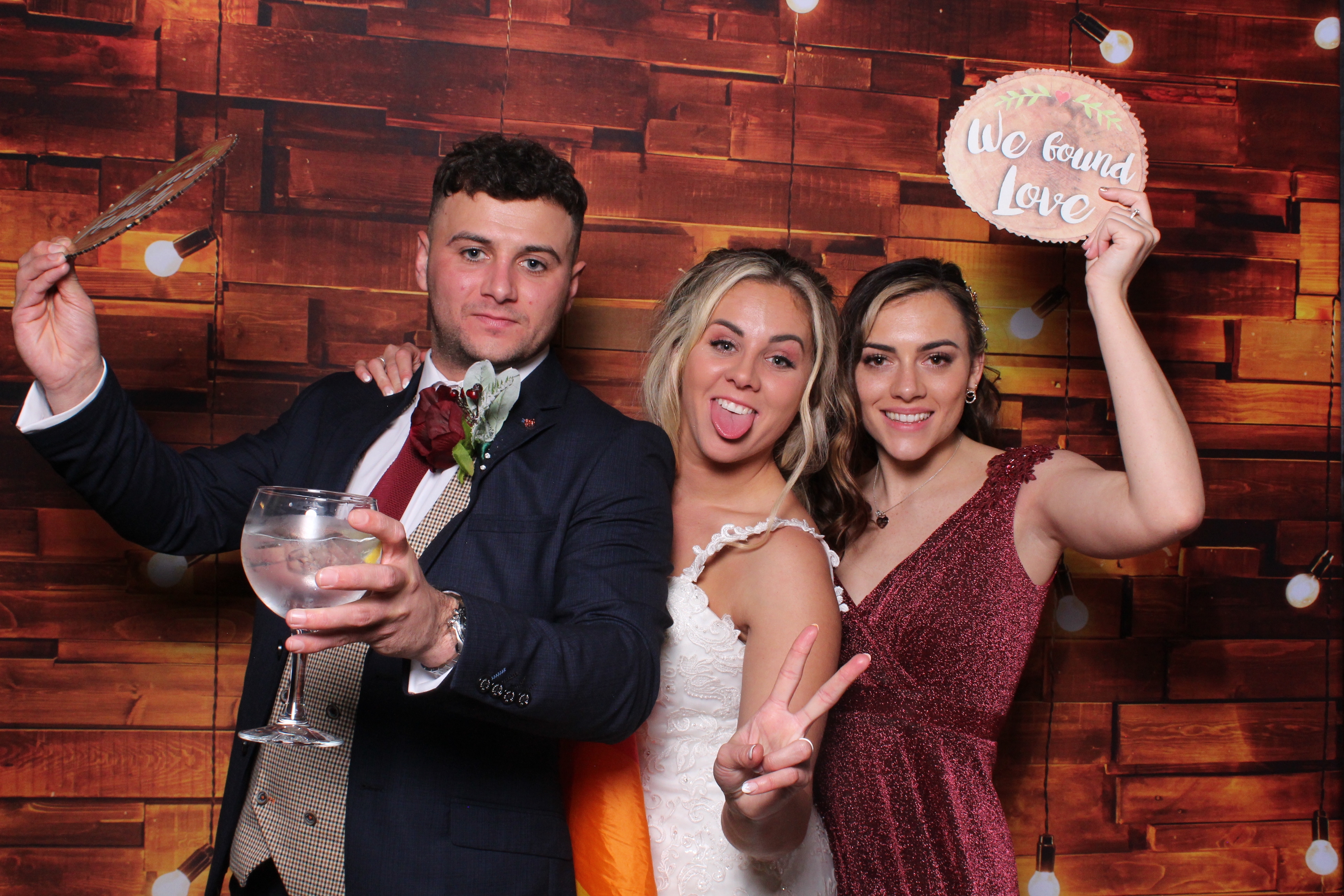 Mr & Mrs Wheeldon  | View more photos from the event at gallery.magicimages.uk/u/MagicImages/Mr-Mrs-Wheeldon