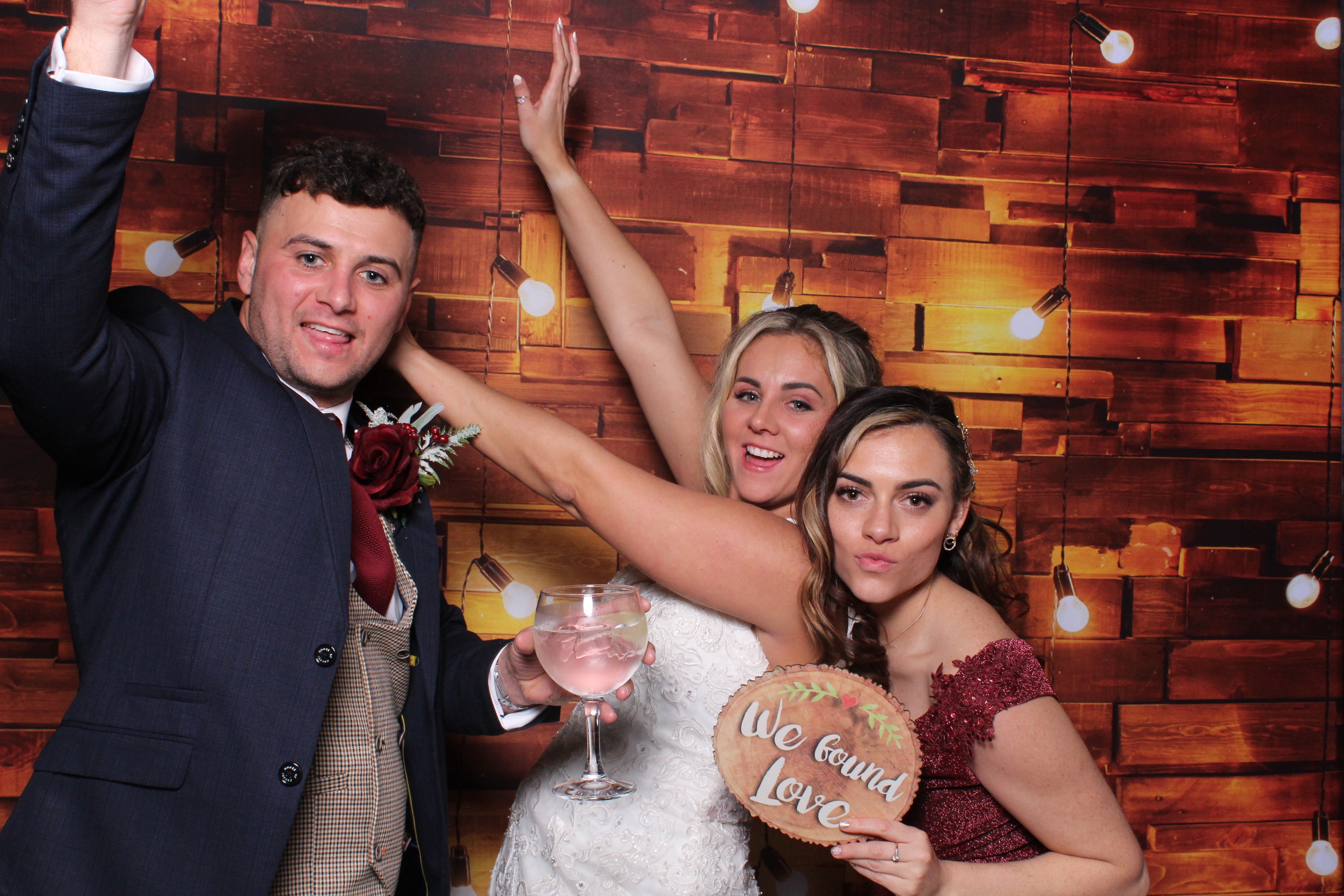 Mr & Mrs Wheeldon  | View more photos from the event at gallery.magicimages.uk/u/MagicImages/Mr-Mrs-Wheeldon