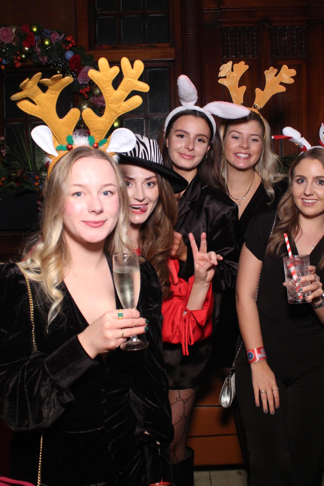 Pavers Christmas Party  | View more photos from the event at gallery.magicimages.uk/u/MagicImages/Pavers-Christmas-Party