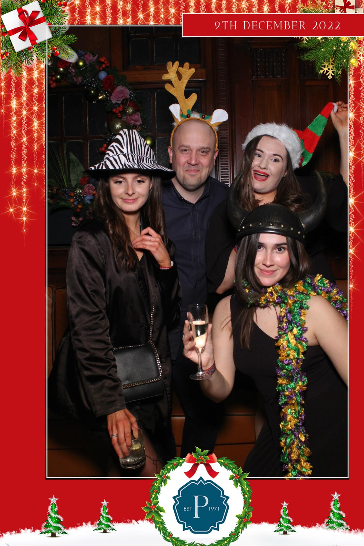 Pavers Christmas Party  | View more photos from the event at gallery.magicimages.uk/u/MagicImages/Pavers-Christmas-Party