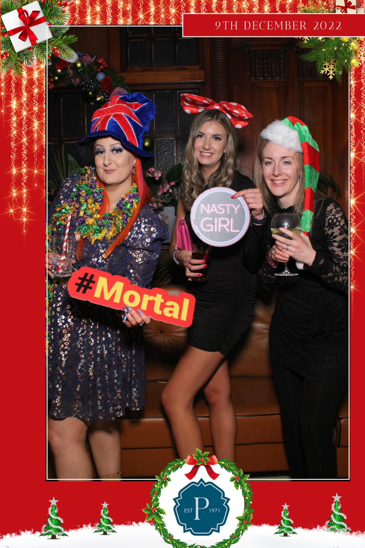 Pavers Christmas Party  | View more photos from the event at gallery.magicimages.uk/u/MagicImages/Pavers-Christmas-Party