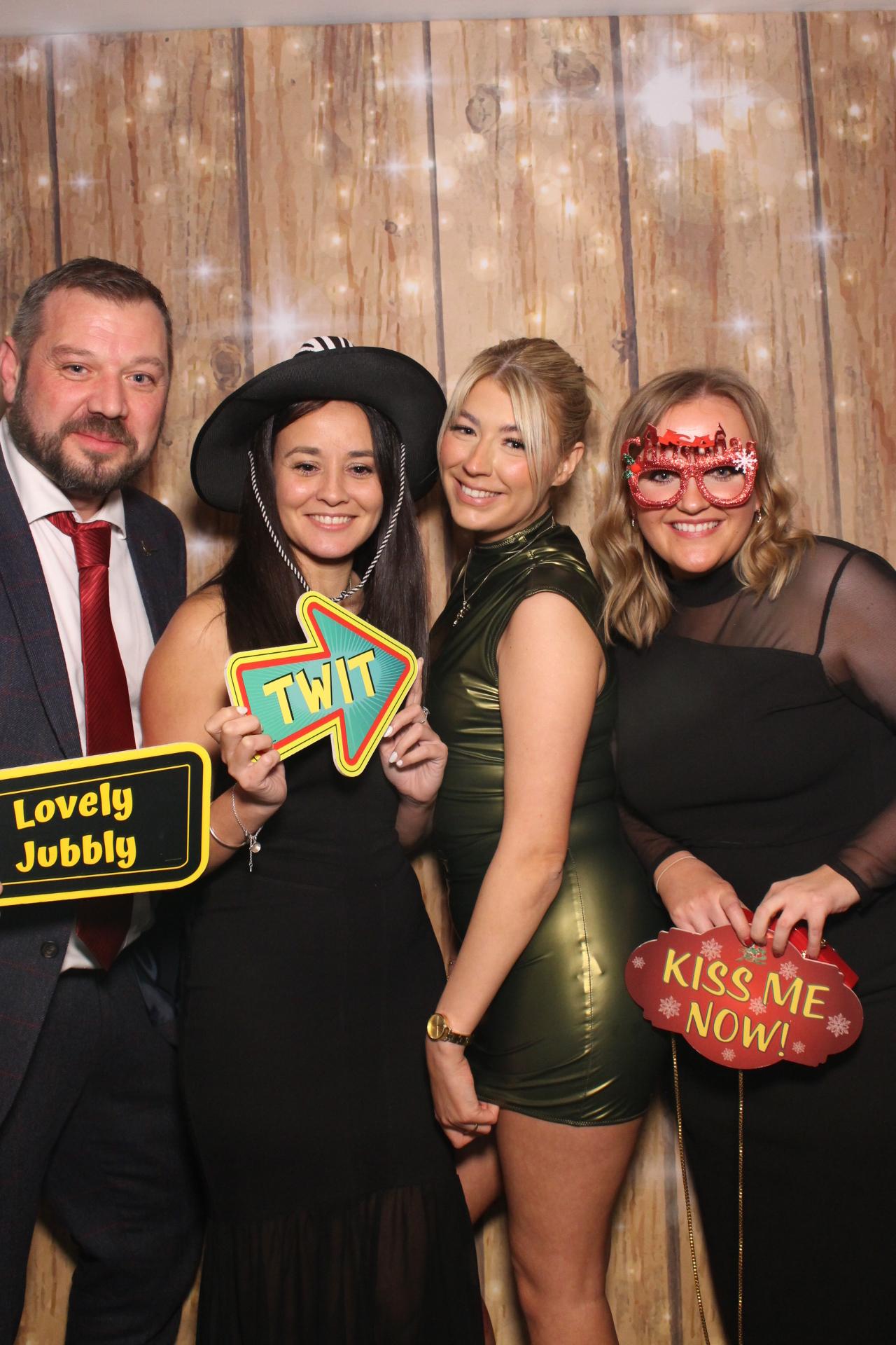 Ramsden's Christmas party  | View more photos from the event at gallery.magicimages.uk/u/MagicImages/Ramsdens-Christmas-party