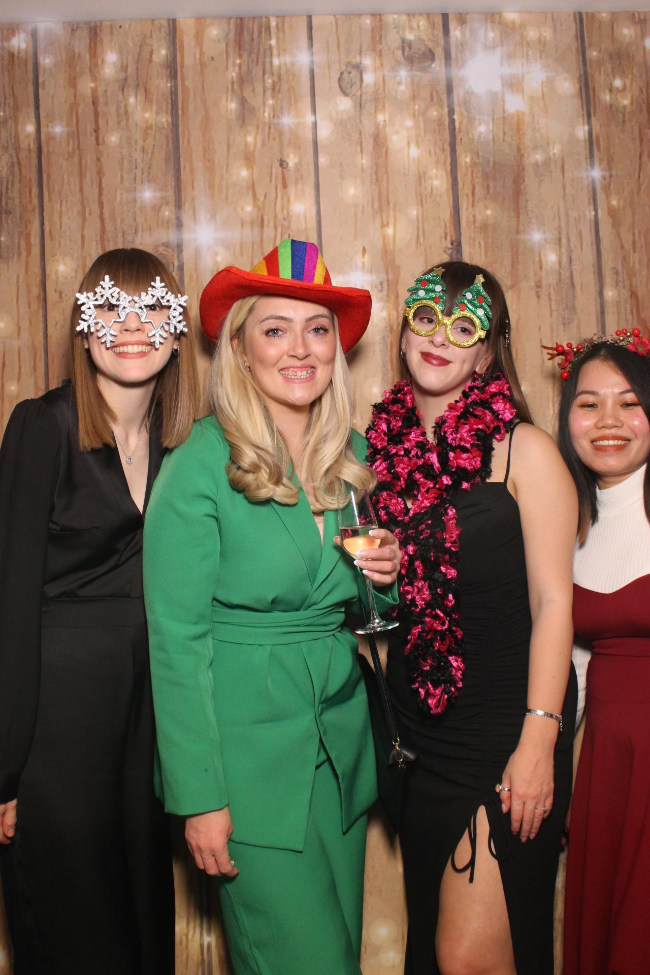 Ramsden's Christmas party  | View more photos from the event at gallery.magicimages.uk/u/MagicImages/Ramsdens-Christmas-party