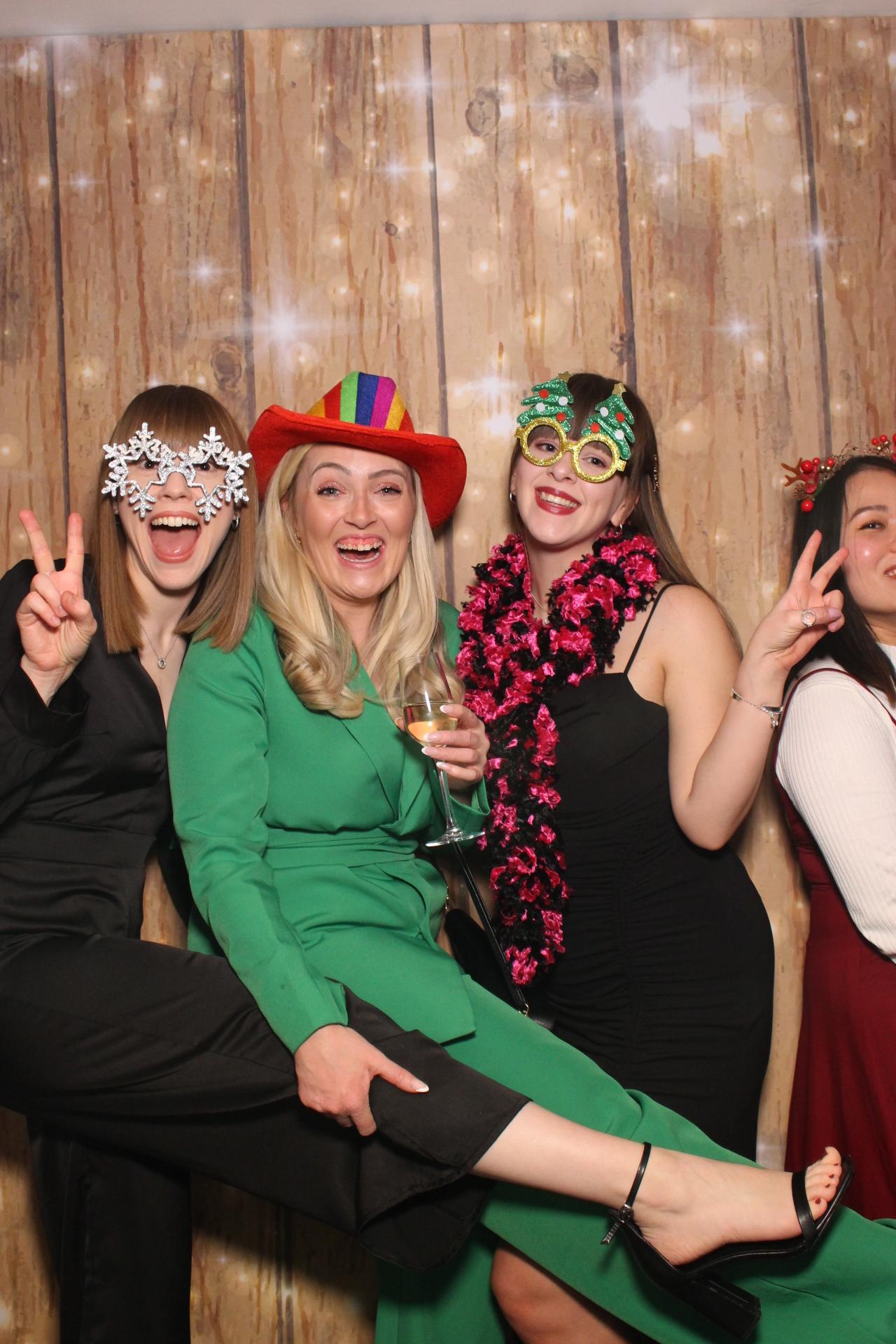 Ramsden's Christmas party  | View more photos from the event at gallery.magicimages.uk/u/MagicImages/Ramsdens-Christmas-party
