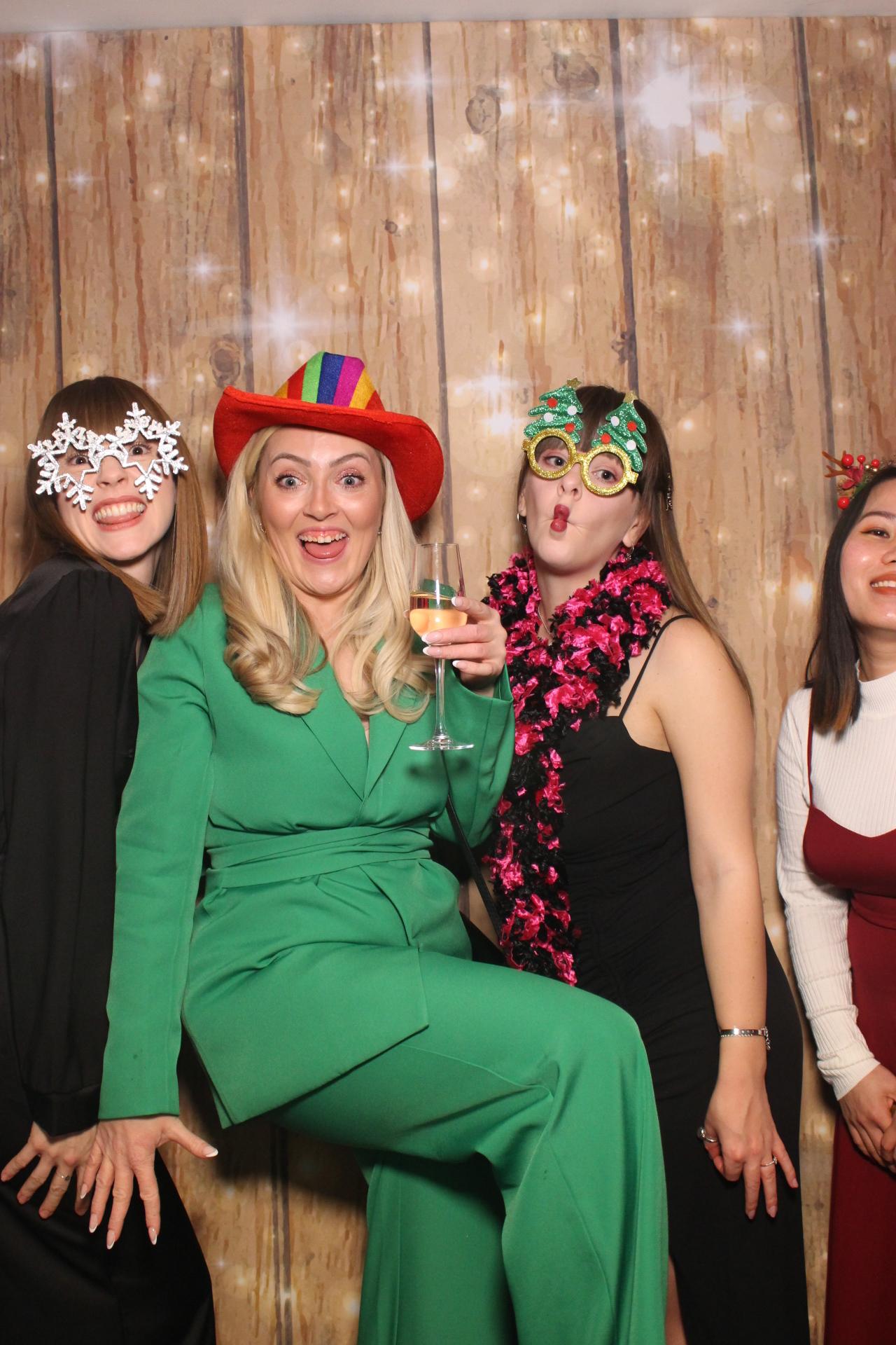 Ramsden's Christmas party  | View more photos from the event at gallery.magicimages.uk/u/MagicImages/Ramsdens-Christmas-party