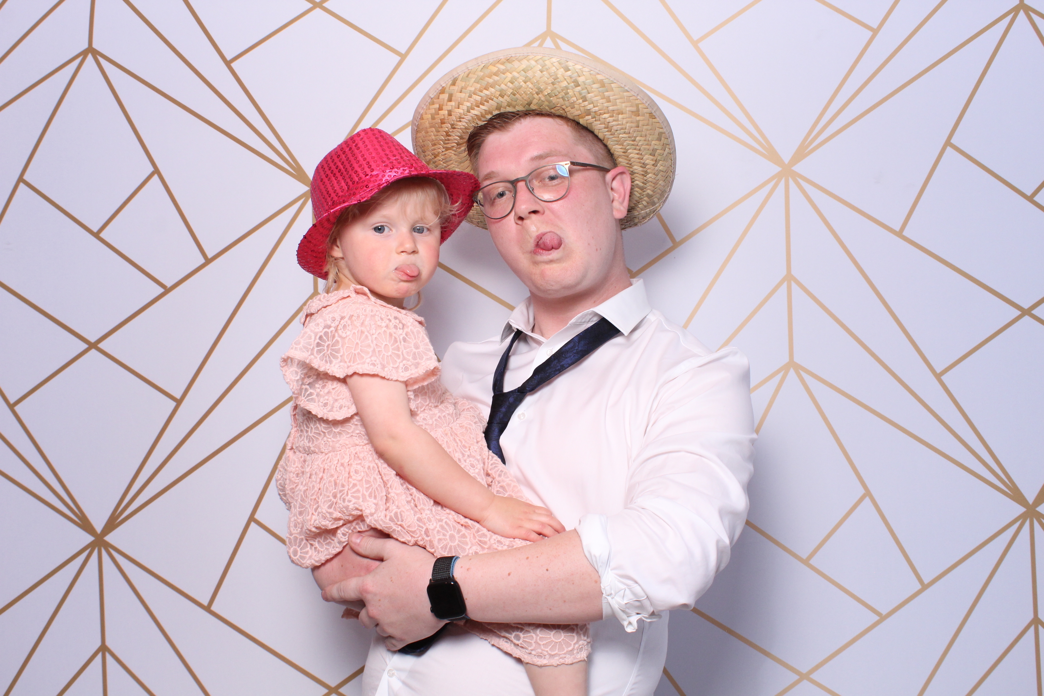 Shaunagh & Alex  | View more photos from the event at gallery.magicimages.uk/u/MagicImages/Shaunagh-Alex