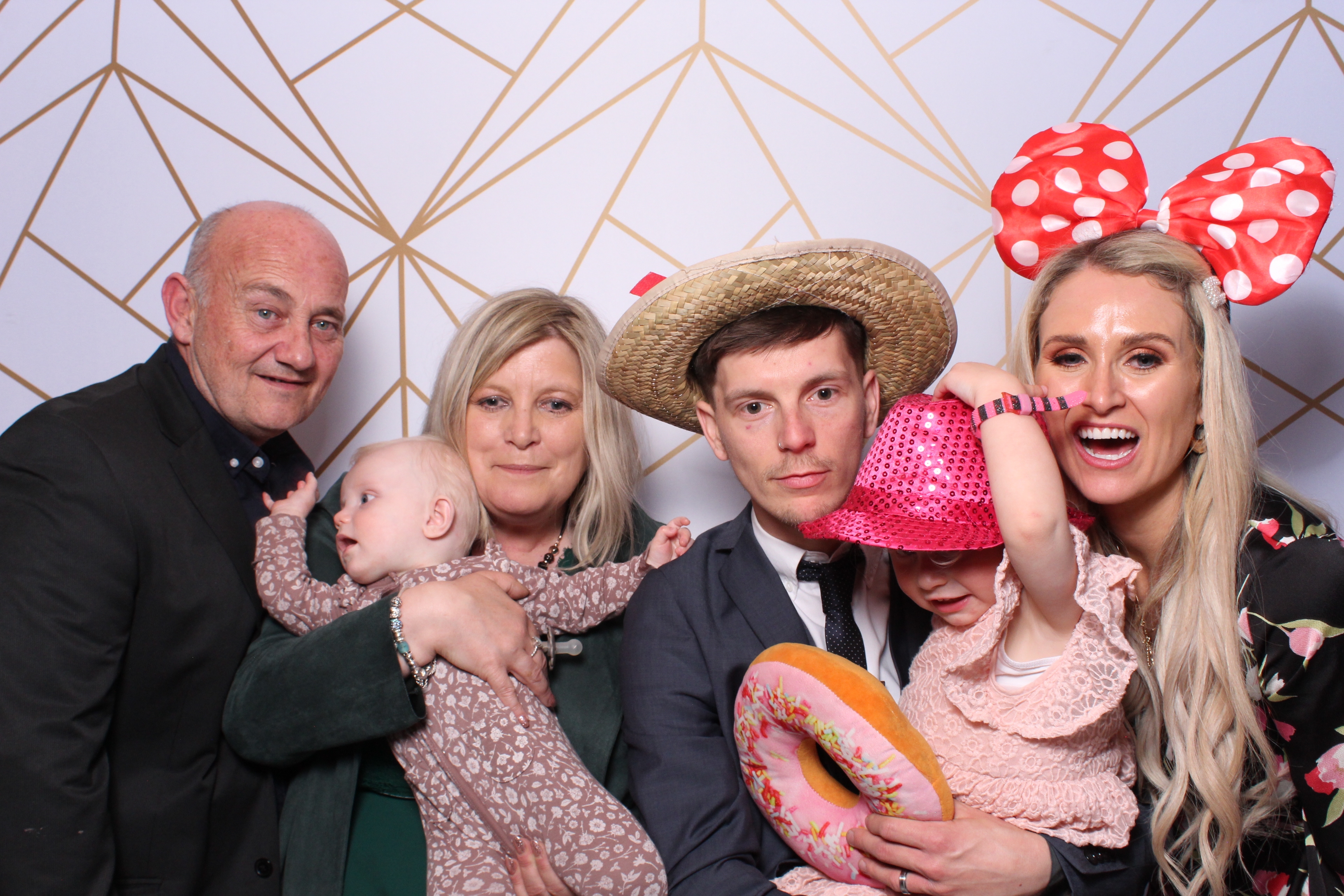 Shaunagh & Alex  | View more photos from the event at gallery.magicimages.uk/u/MagicImages/Shaunagh-Alex