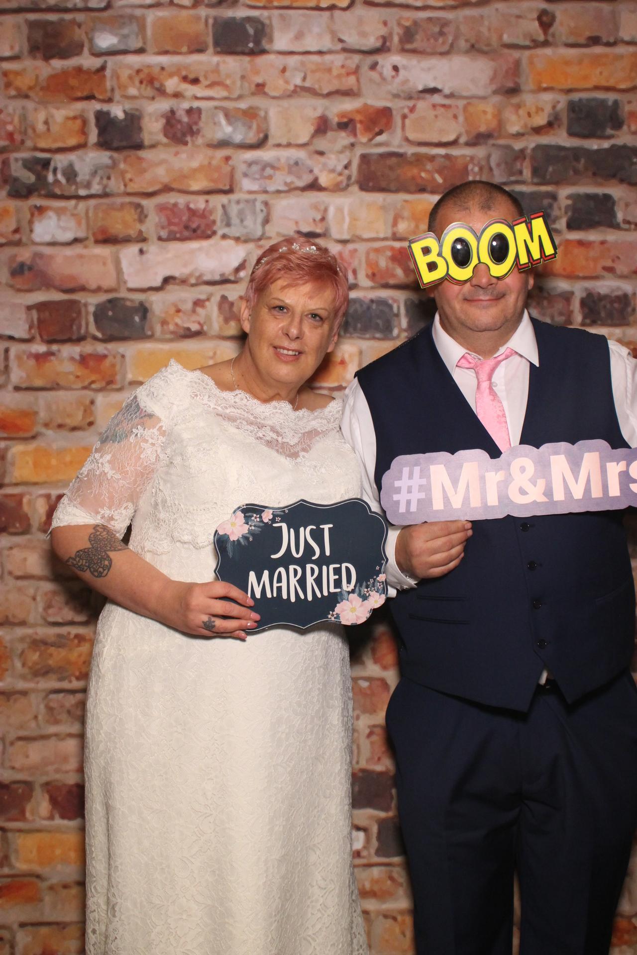 Sheila & Dale   | View more photos from the event at gallery.magicimages.uk/u/MagicImages/Sheila-Dale
