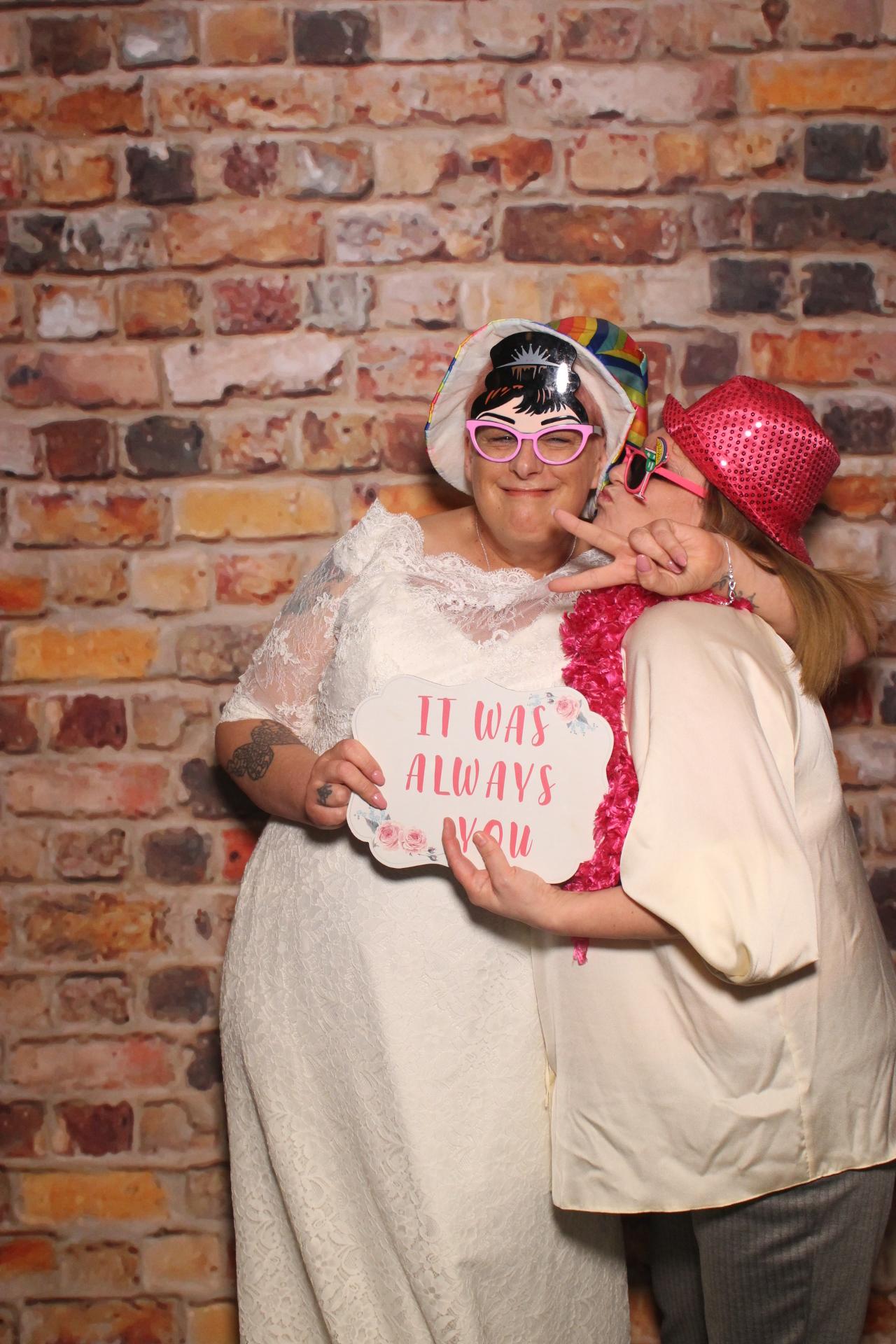Sheila & Dale   | View more photos from the event at gallery.magicimages.uk/u/MagicImages/Sheila-Dale