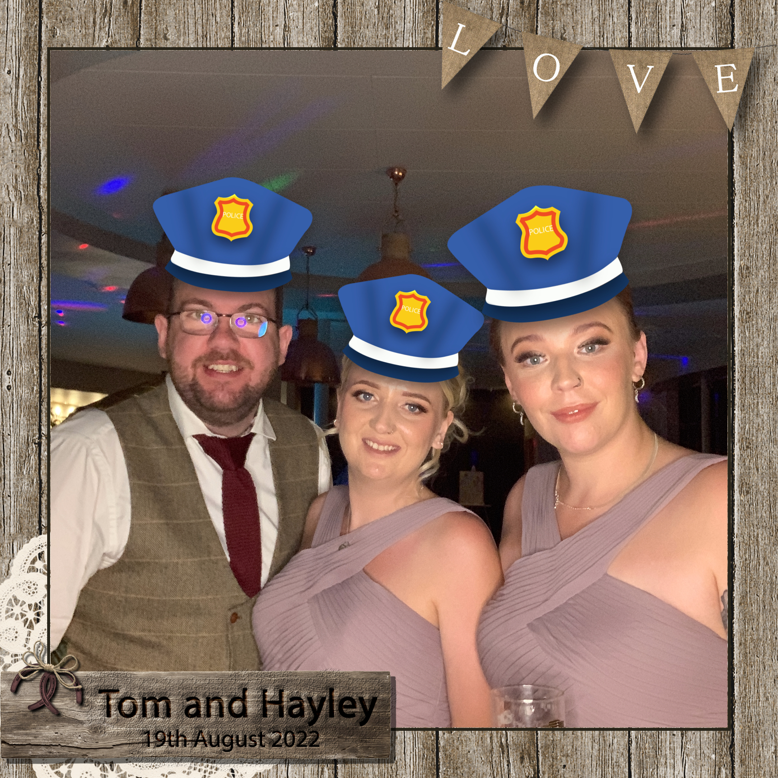 Tom & Hayley  | View more photos from the event at gallery.magicimages.uk/u/MagicImages/Tom-Hayley