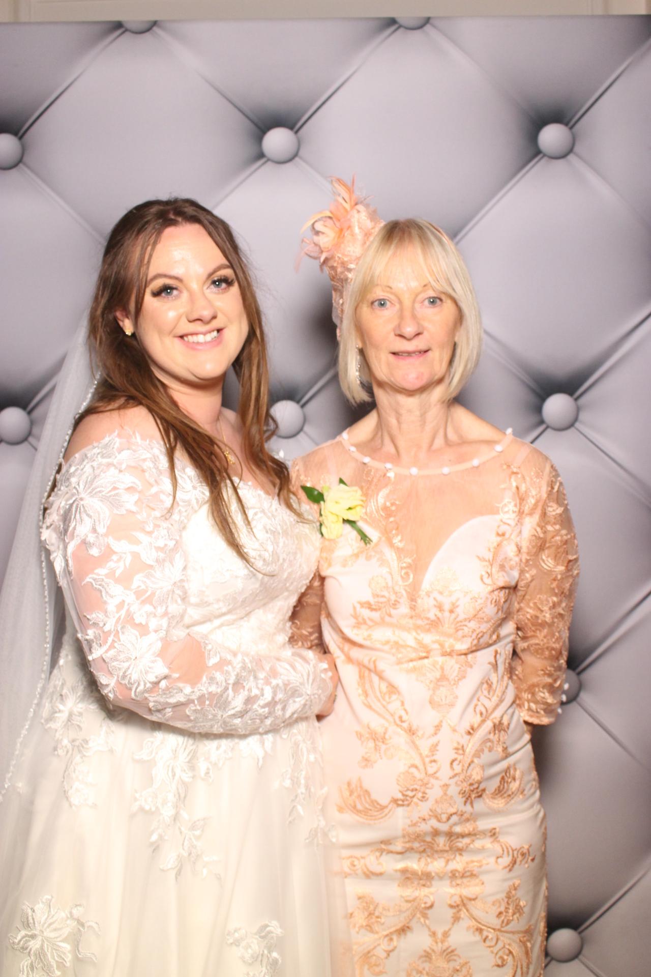 Tracey & Jason  | View more photos from the event at gallery.magicimages.uk/u/MagicImages/Tracey-Jason
