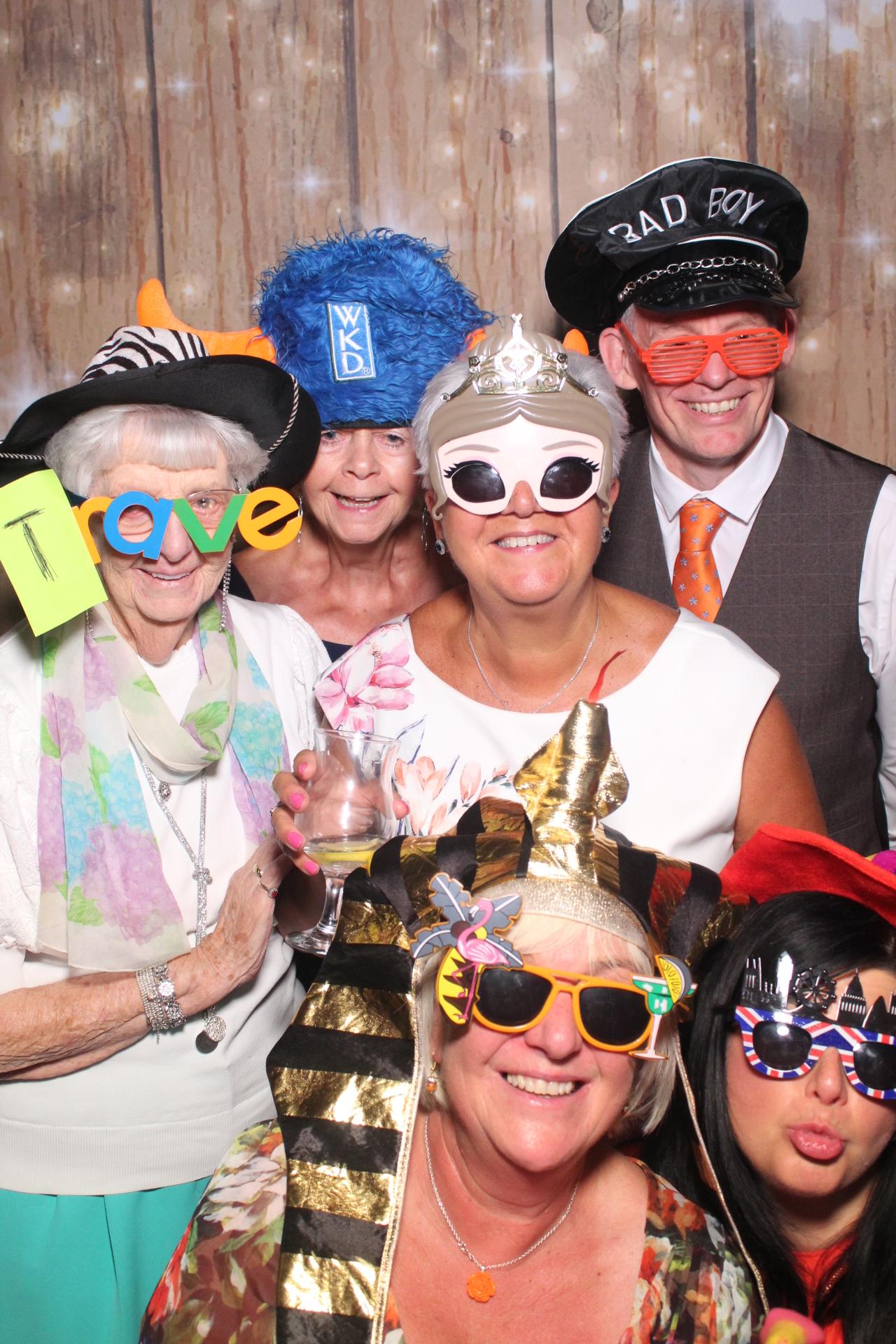 Adam & Alison  | View more photos from the event at gallery.magicimages.uk/u/MagicImages/Adam-Alison