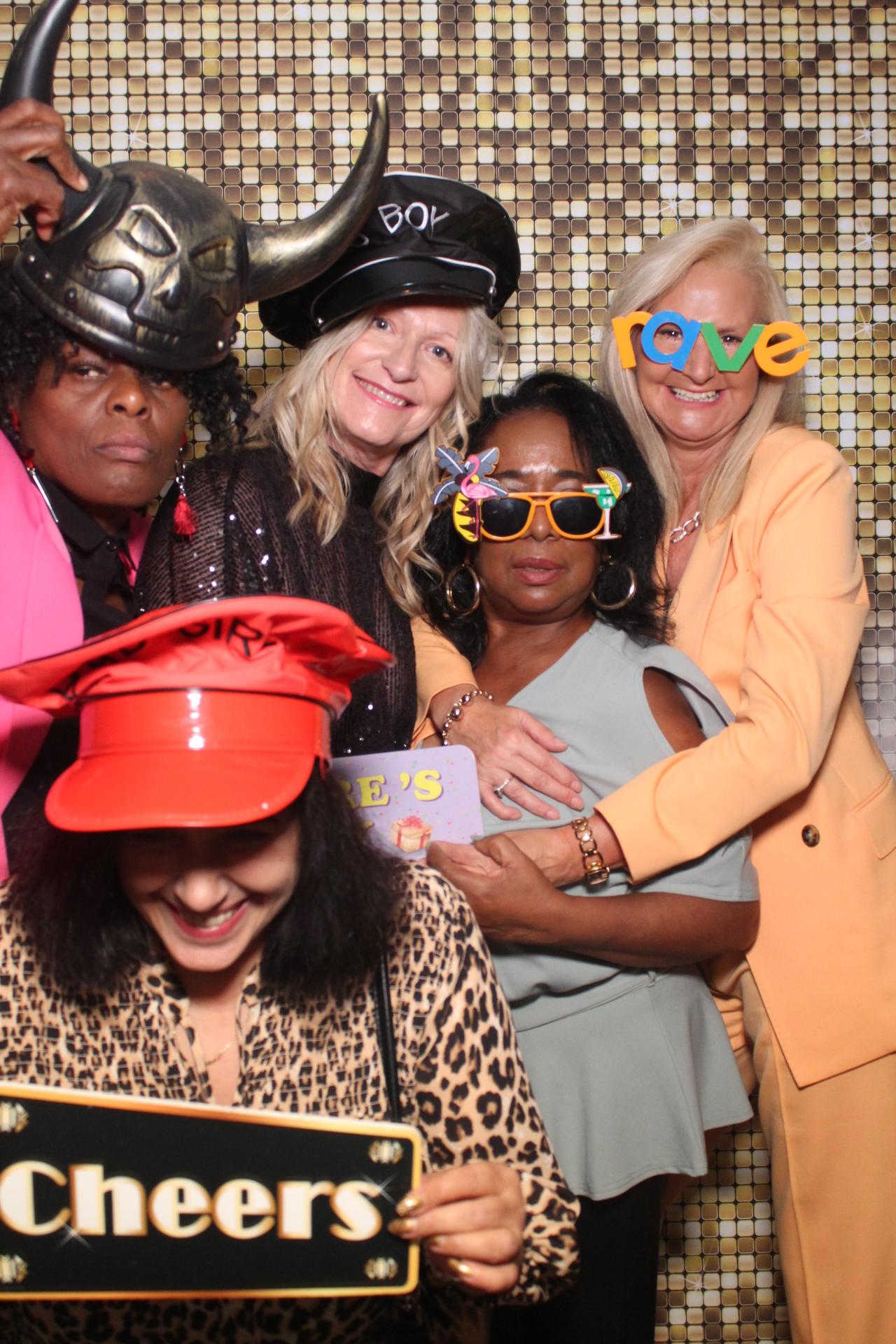 Carol's 60th | View more photos from the event at gallery.magicimages.uk/u/MagicImages/Carols-60th