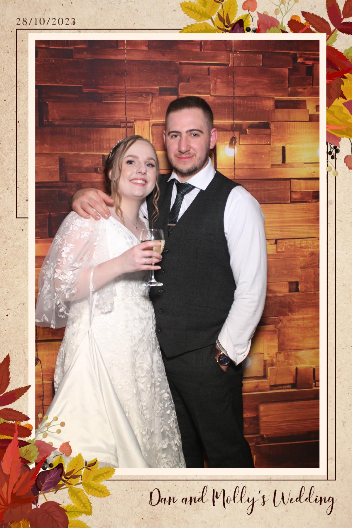 Dan & Molly  | View more photos from the event at gallery.magicimages.uk/u/MagicImages/Dan-Molly