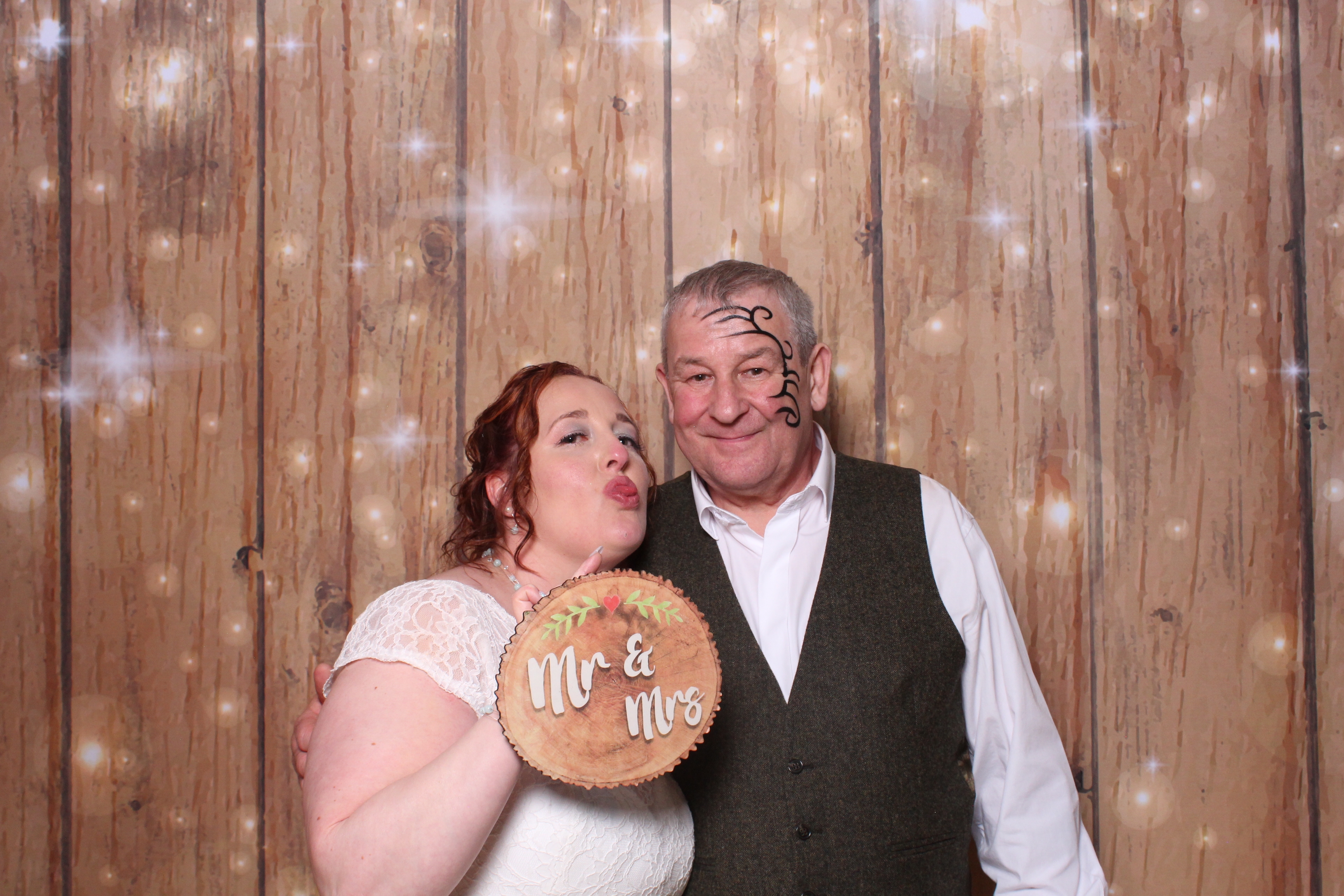 Helen & Alan  | View more photos from the event at gallery.magicimages.uk/u/MagicImages/Helen-Alan