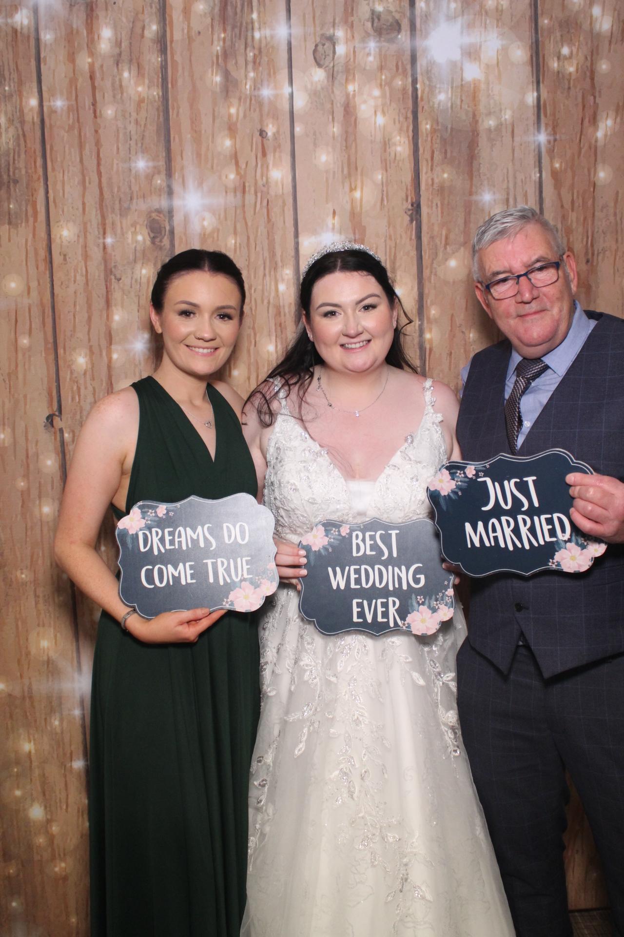 Hollie & Lewis  | View more photos from the event at gallery.magicimages.uk/u/MagicImages/Hollie-Lewis