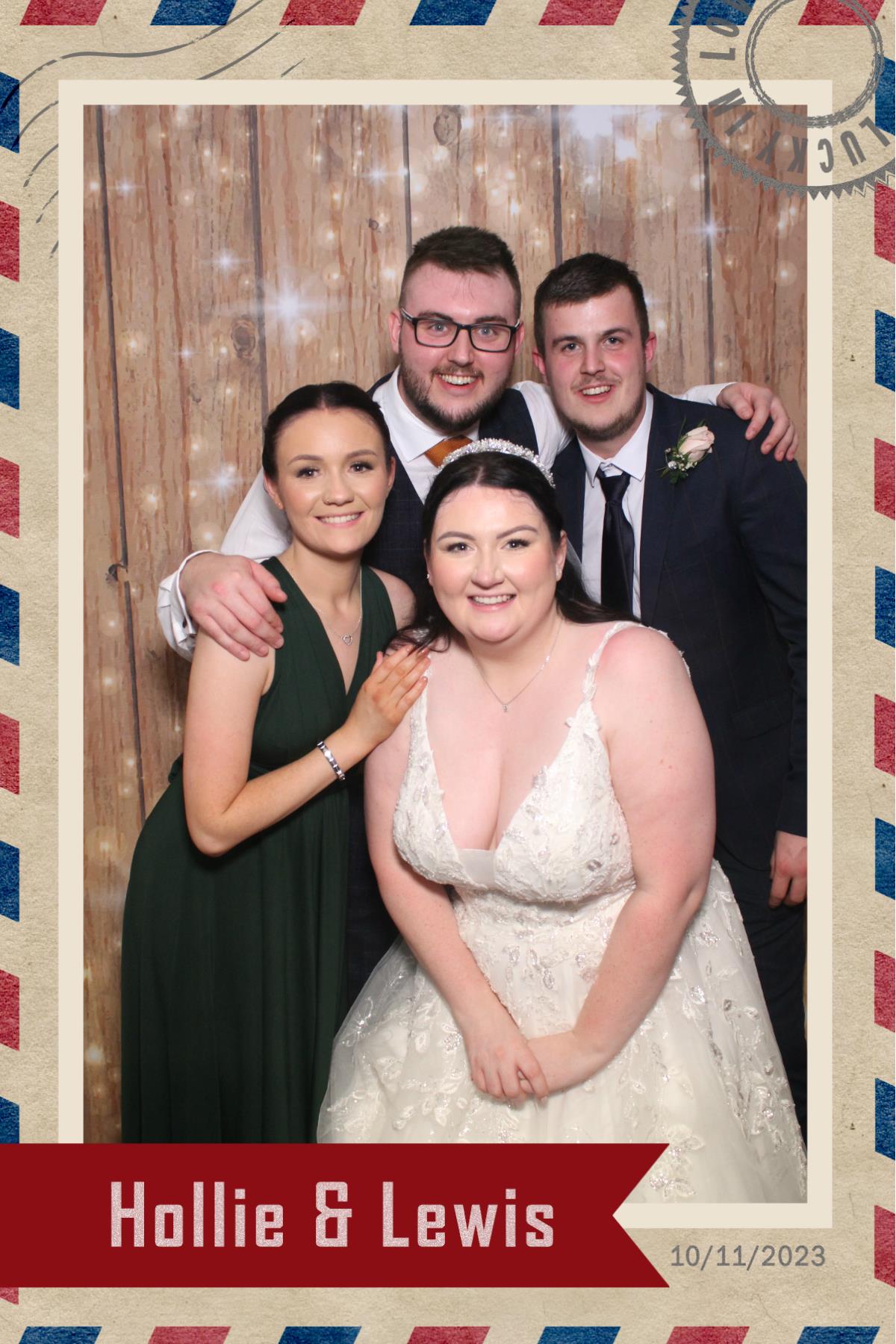 Hollie & Lewis  | View more photos from the event at gallery.magicimages.uk/u/MagicImages/Hollie-Lewis