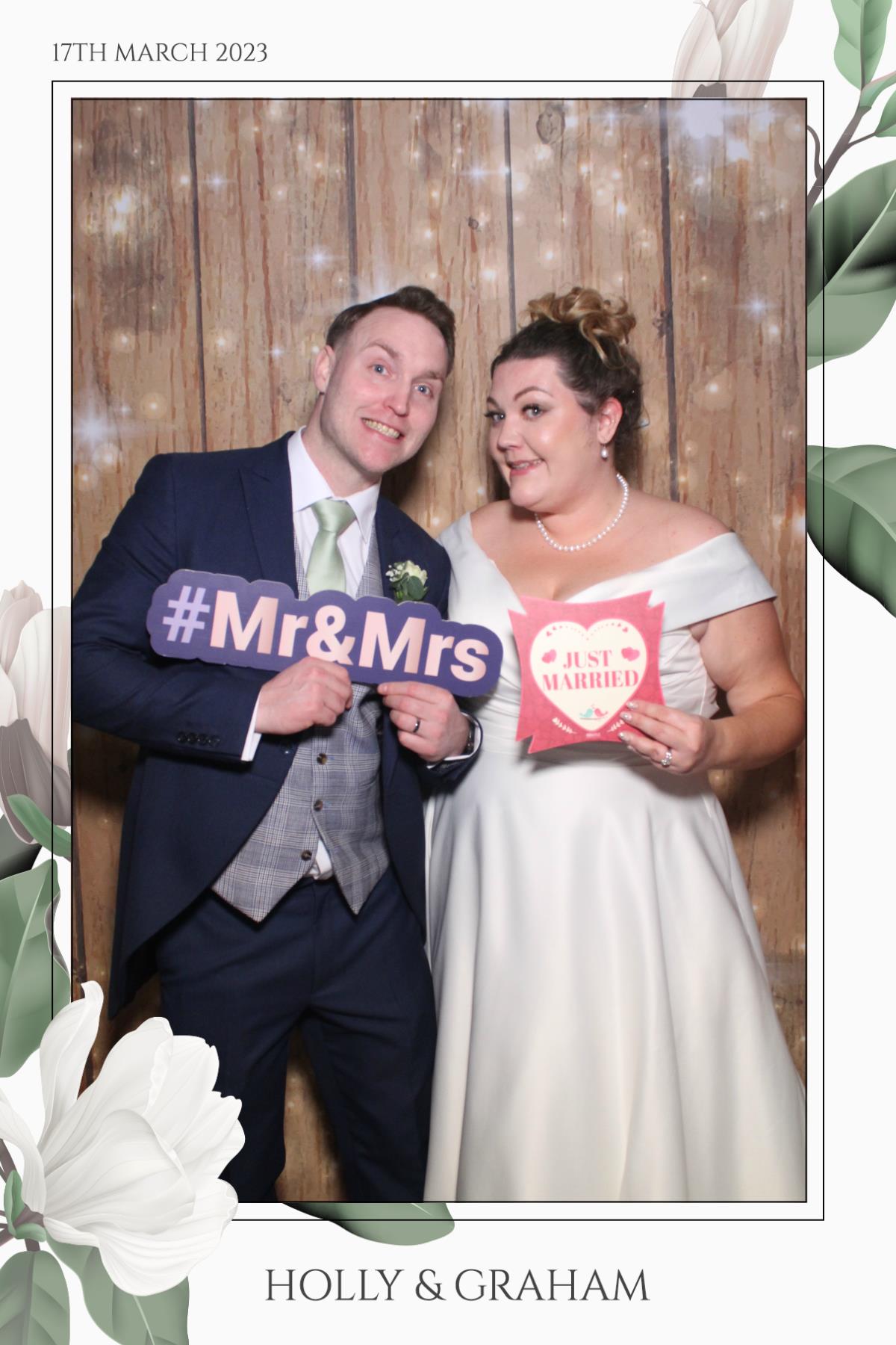 Holly & Graham  | View more photos from the event at gallery.magicimages.uk/u/MagicImages/Holly-Graham