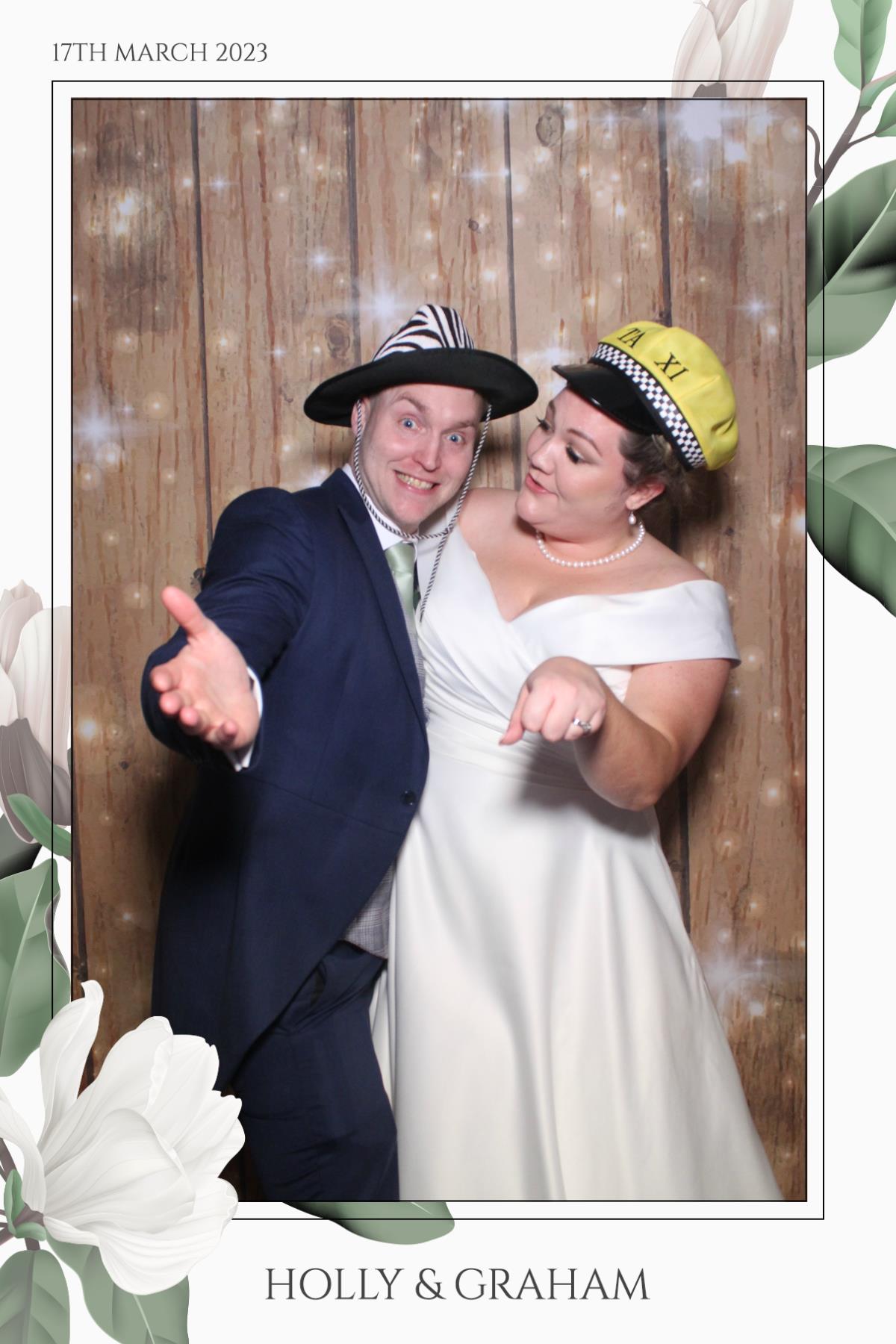 Holly & Graham  | View more photos from the event at gallery.magicimages.uk/u/MagicImages/Holly-Graham