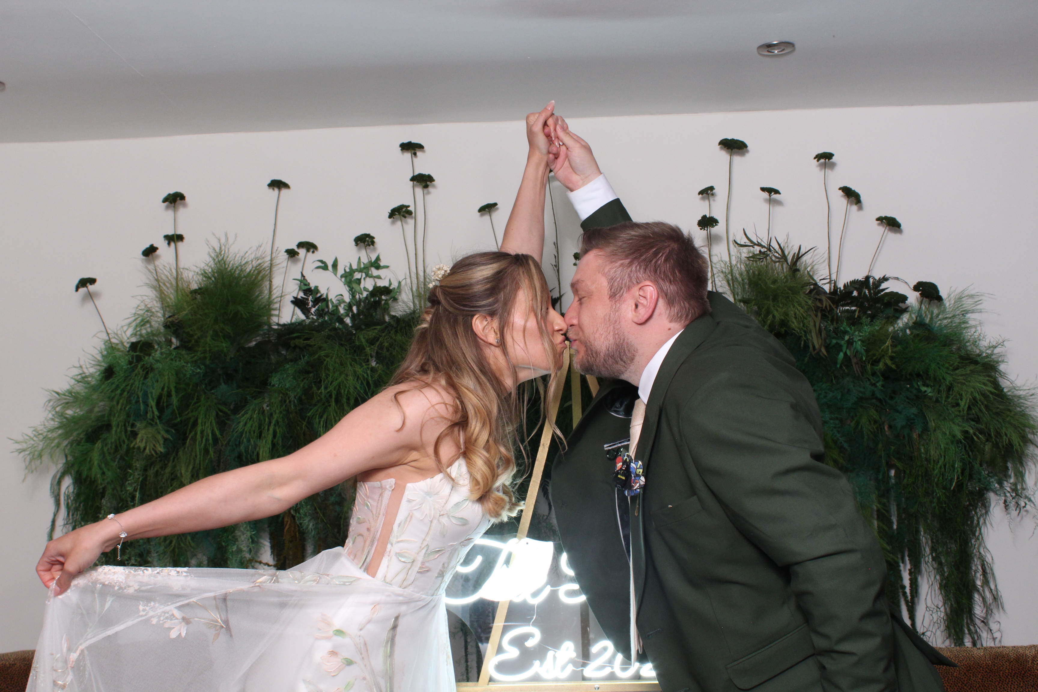 Jess & Martyn  | View more photos from the event at gallery.magicimages.uk/u/MagicImages/Jess-Martyn