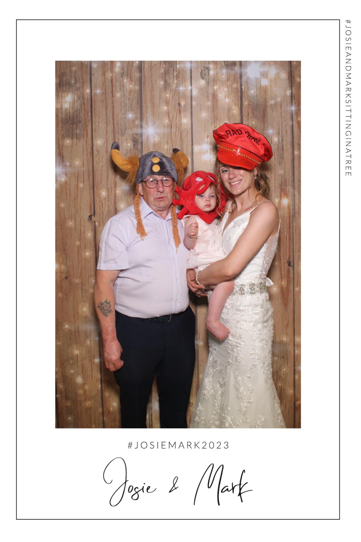 Josie & Mark  | View more photos from the event at gallery.magicimages.uk/u/MagicImages/Josie-Mark