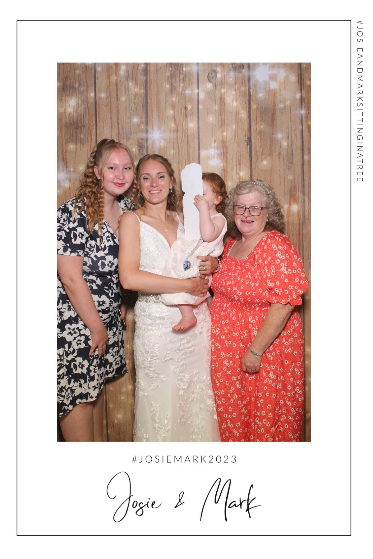 Josie & Mark  | View more photos from the event at gallery.magicimages.uk/u/MagicImages/Josie-Mark