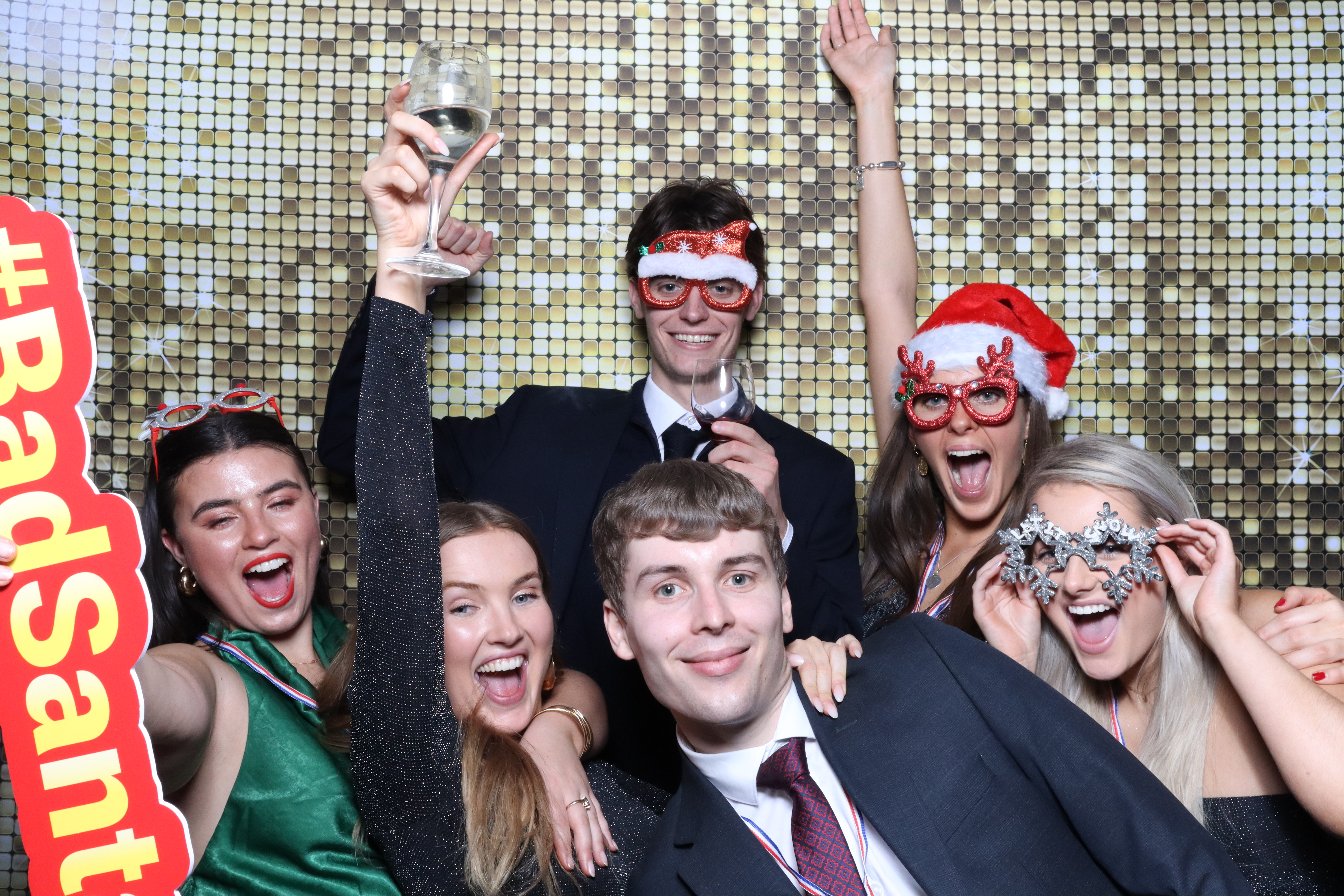 KPMG End Of Year Party  | View more photos from the event at gallery.magicimages.uk/u/MagicImages/KPMG-End-Of-Year-Party