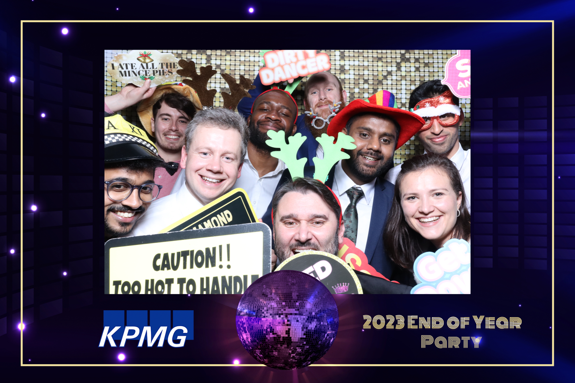 KPMG End Of Year Party  | View more photos from the event at gallery.magicimages.uk/u/MagicImages/KPMG-End-Of-Year-Party