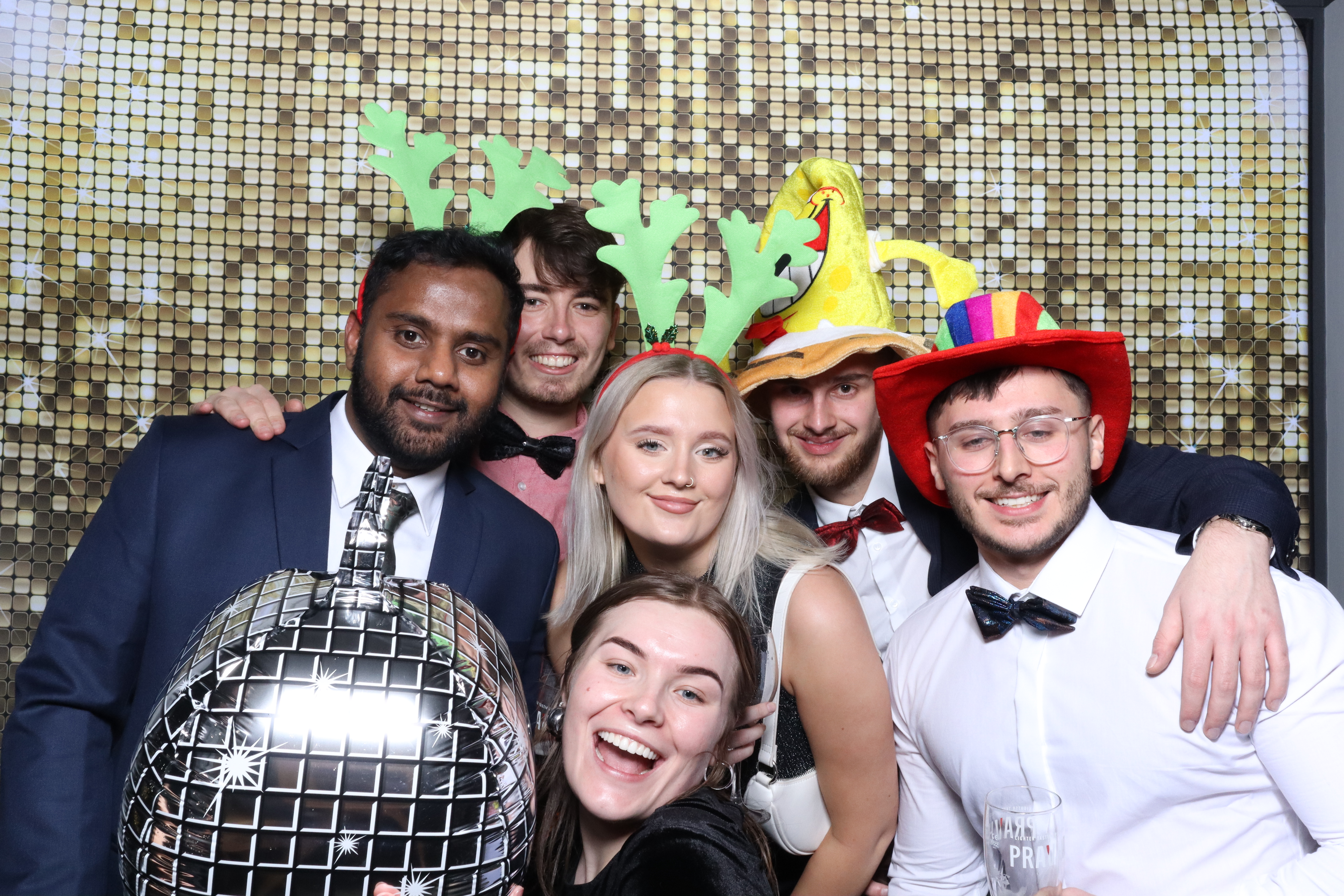 KPMG End Of Year Party  | View more photos from the event at gallery.magicimages.uk/u/MagicImages/KPMG-End-Of-Year-Party