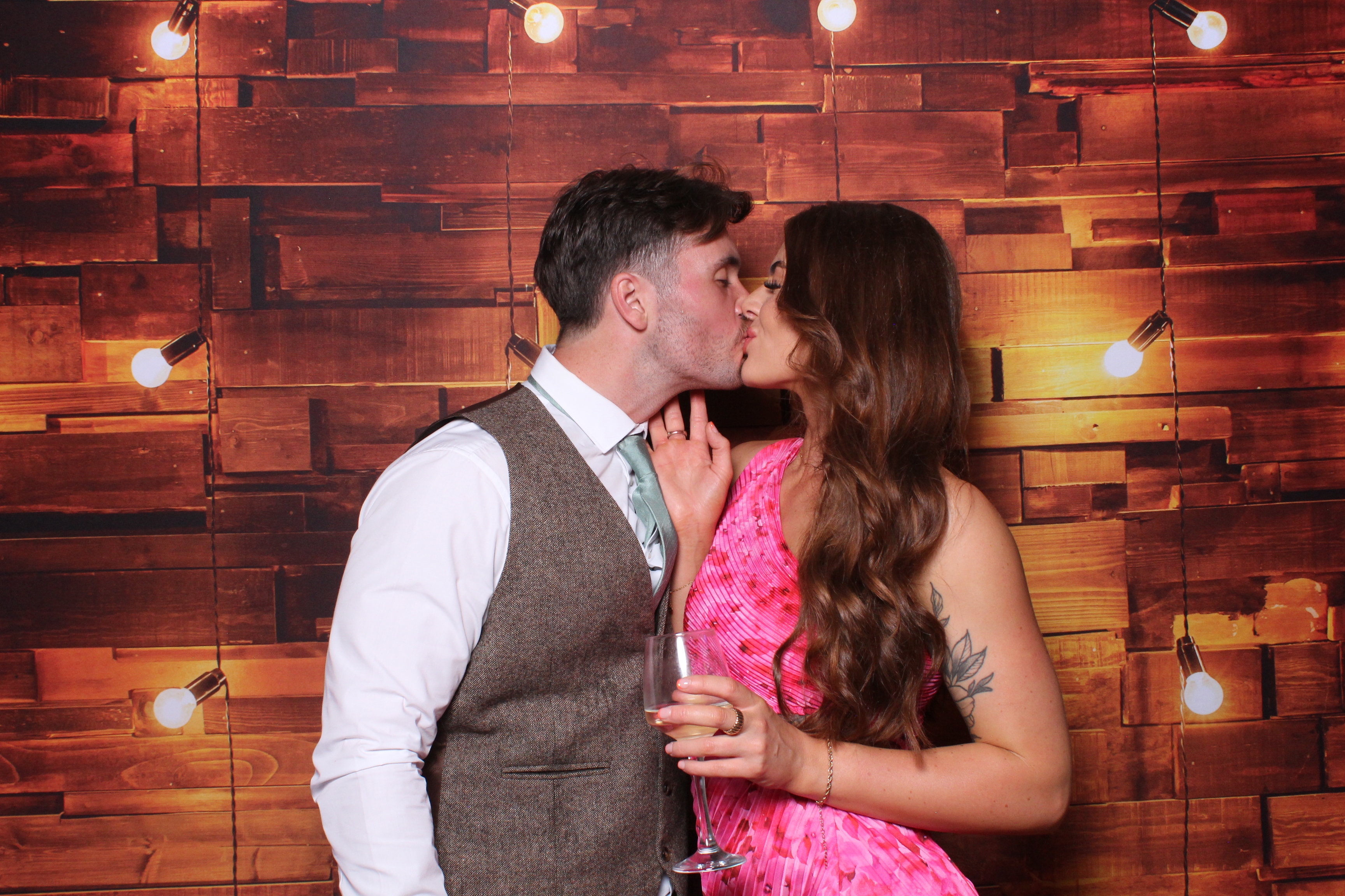 Keiran & Ellisha | View more photos from the event at gallery.magicimages.uk/u/MagicImages/Keiran-Ellisha