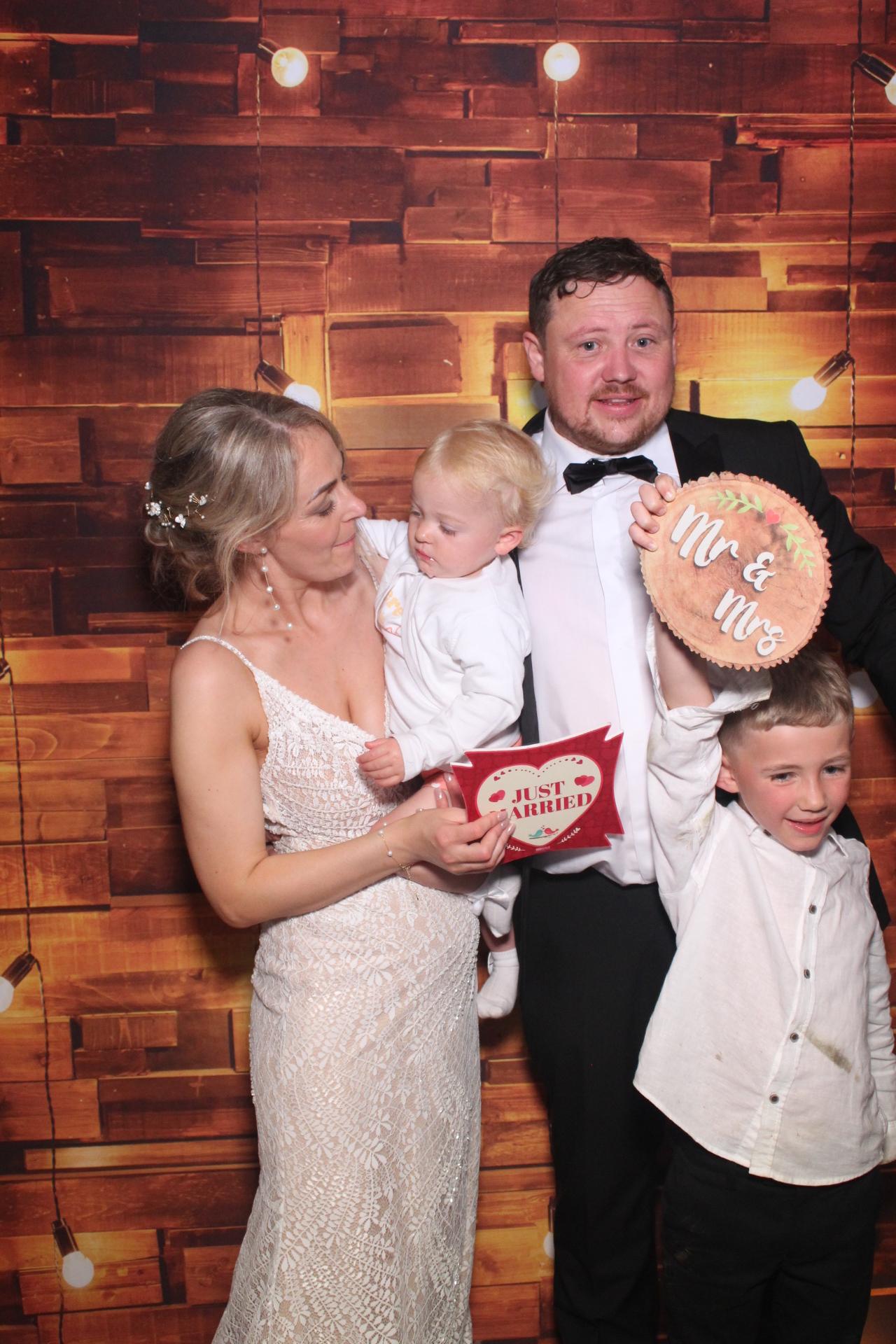 Kimberley & Kevin  | View more photos from the event at gallery.magicimages.uk/u/MagicImages/Kimberley-Kevin