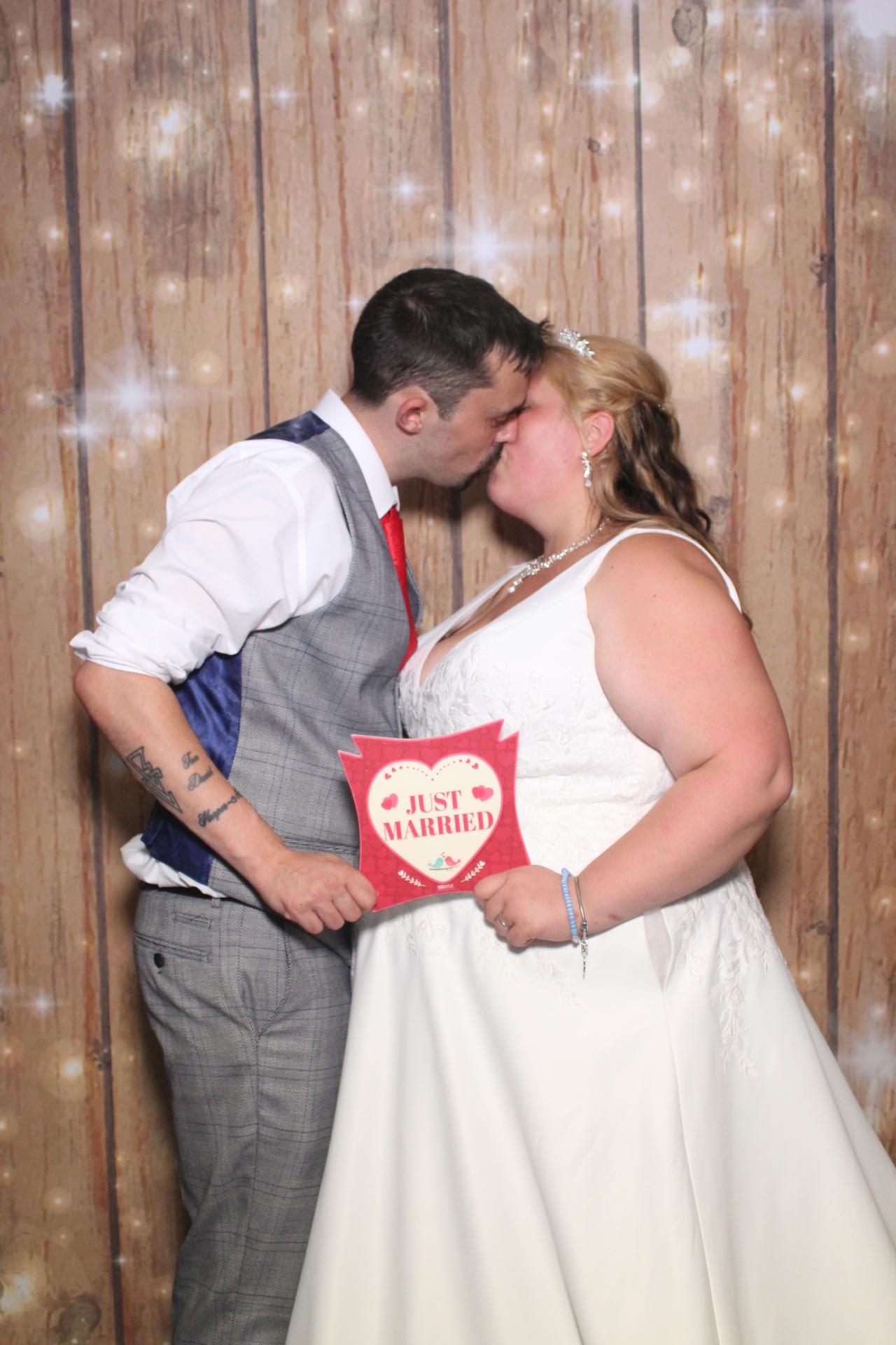 Latisha & Chris | View more photos from the event at gallery.magicimages.uk/u/MagicImages/Latisha-Chris