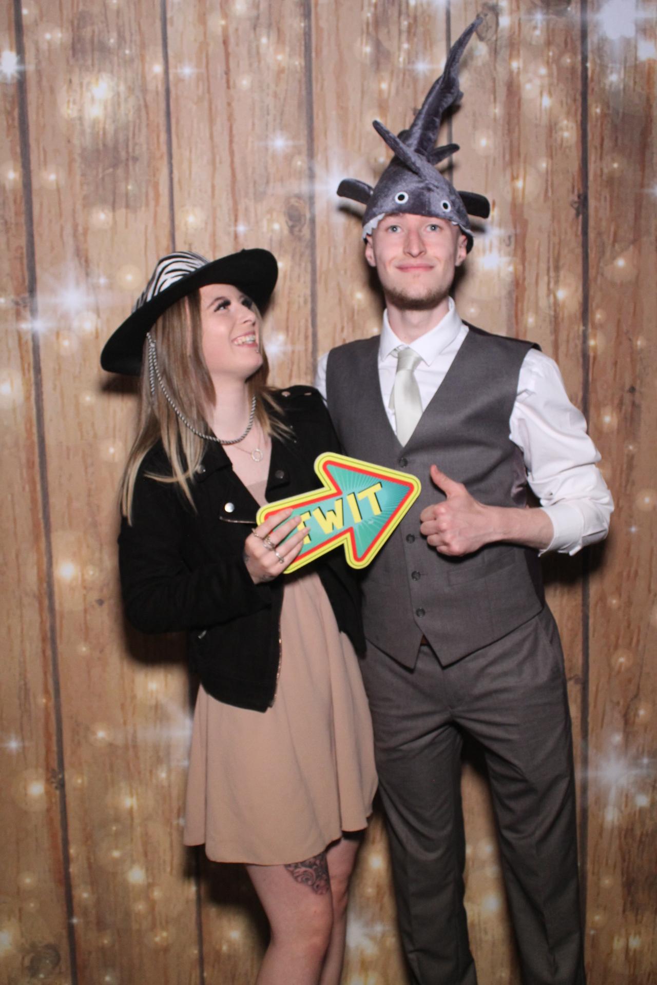 Liam & Beth  | View more photos from the event at gallery.magicimages.uk/u/MagicImages/Liam-Beth