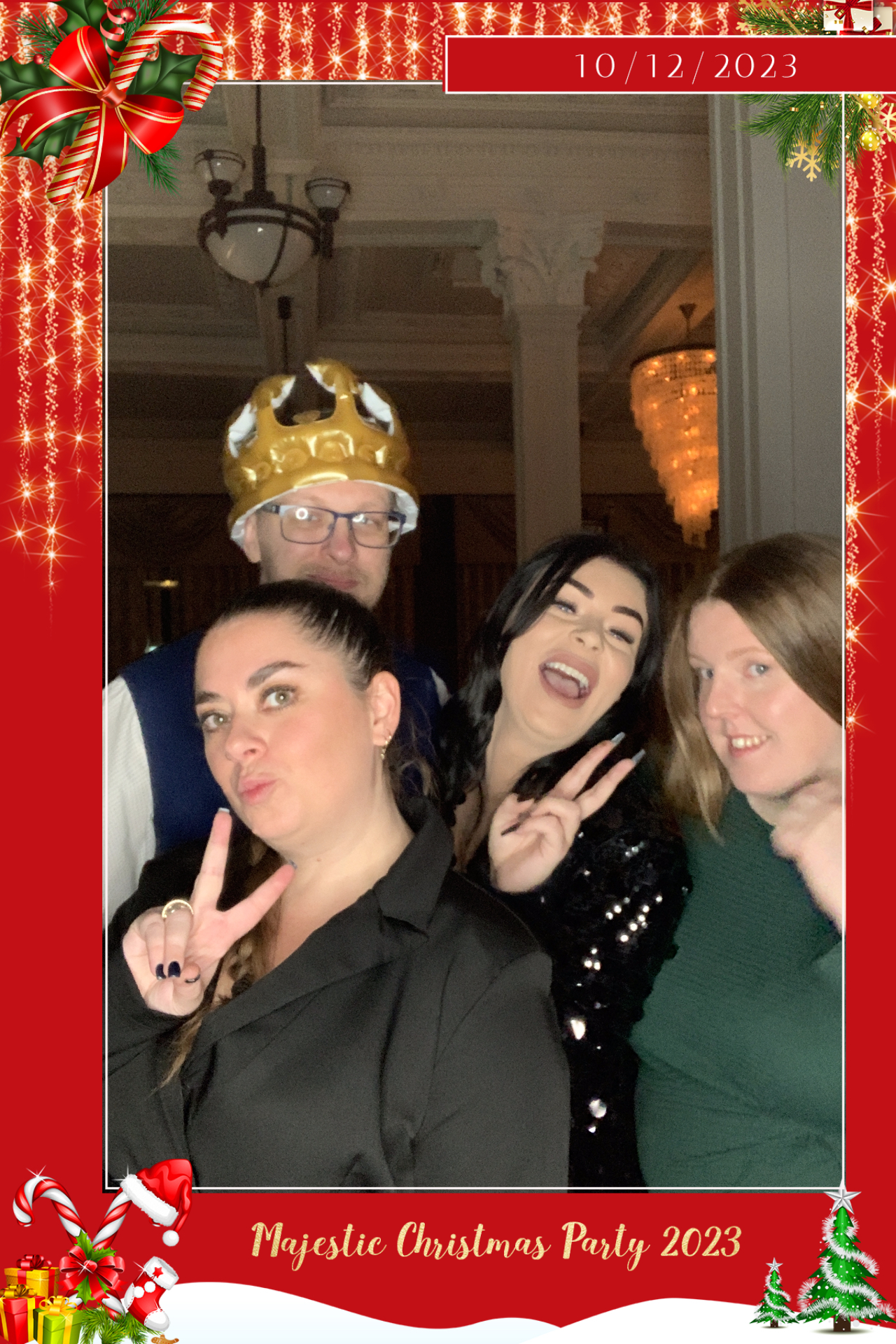 Majestic Staff Christmas Party   | View more photos from the event at gallery.magicimages.uk/u/MagicImages/Majestic-Staff-Christmas-Party