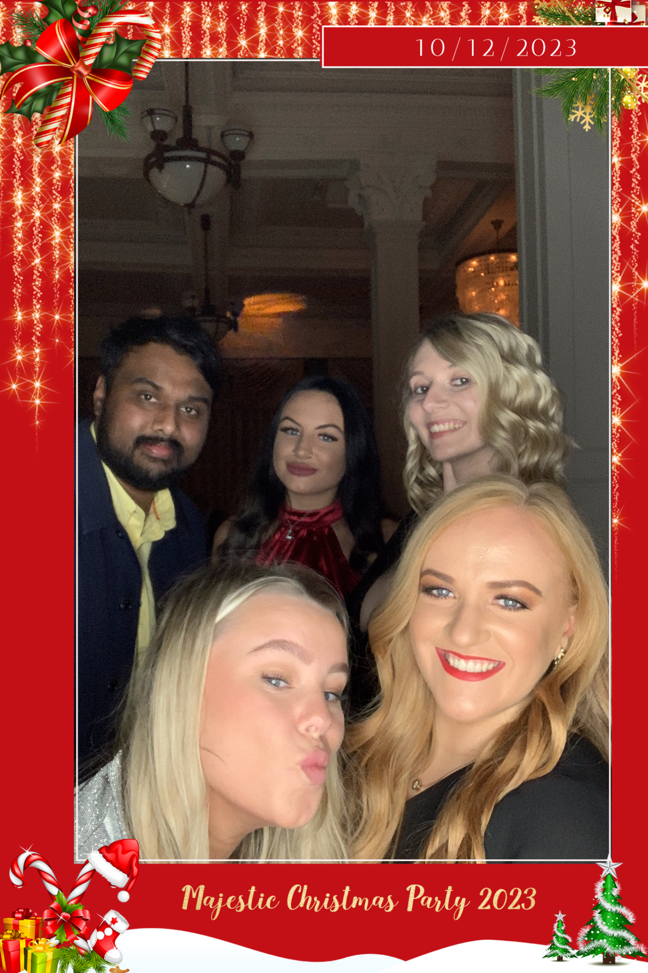 Majestic Staff Christmas Party   | View more photos from the event at gallery.magicimages.uk/u/MagicImages/Majestic-Staff-Christmas-Party