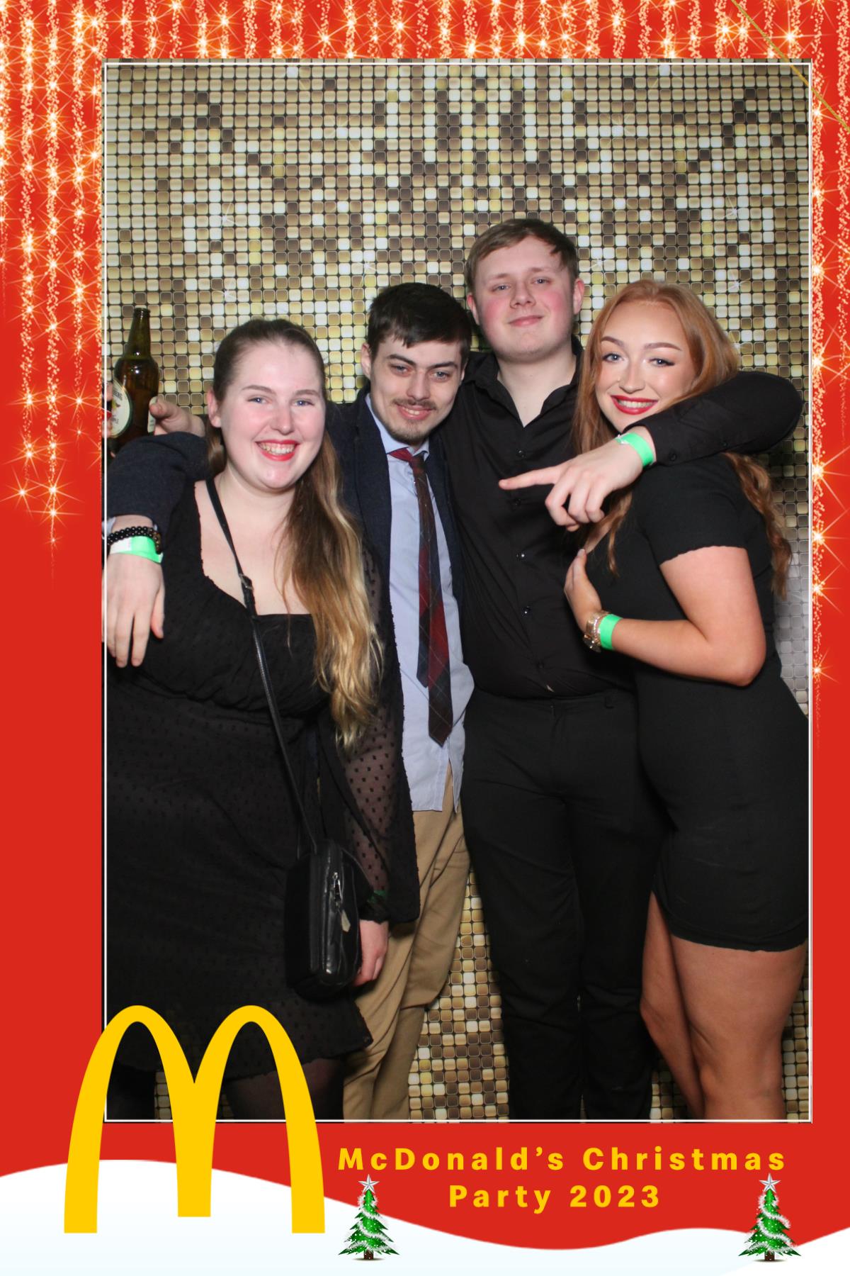 McDonalds Christmas Party  | View more photos from the event at gallery.magicimages.uk/u/MagicImages/McDonalds-Christmas-Party