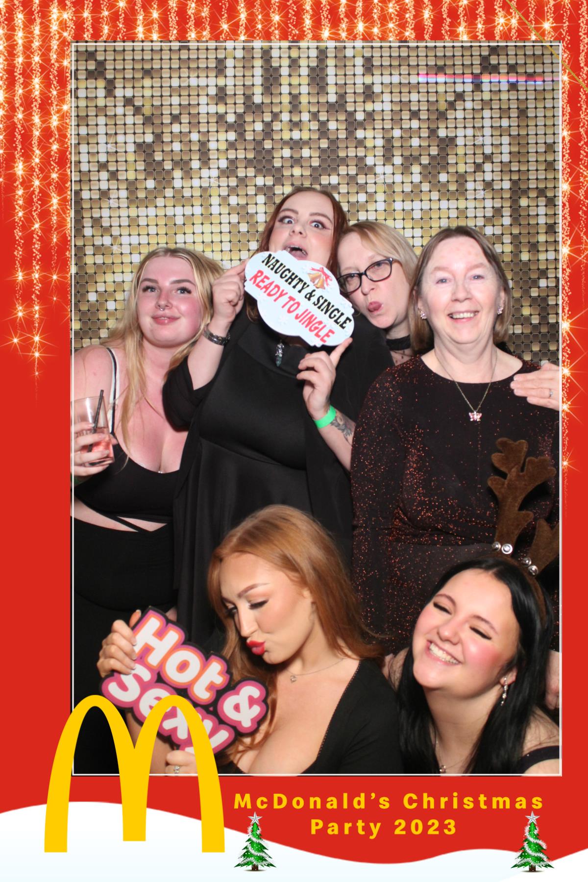 McDonalds Christmas Party  | View more photos from the event at gallery.magicimages.uk/u/MagicImages/McDonalds-Christmas-Party