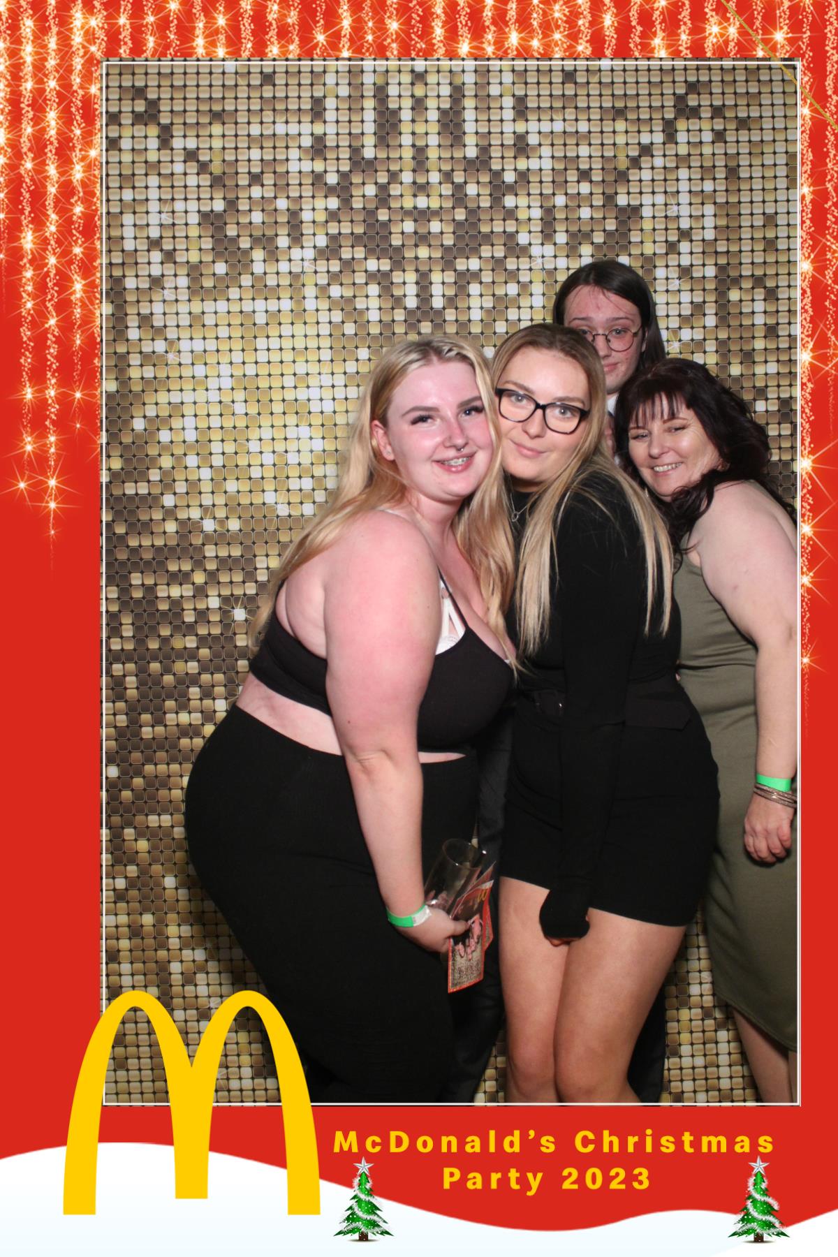 McDonalds Christmas Party  | View more photos from the event at gallery.magicimages.uk/u/MagicImages/McDonalds-Christmas-Party